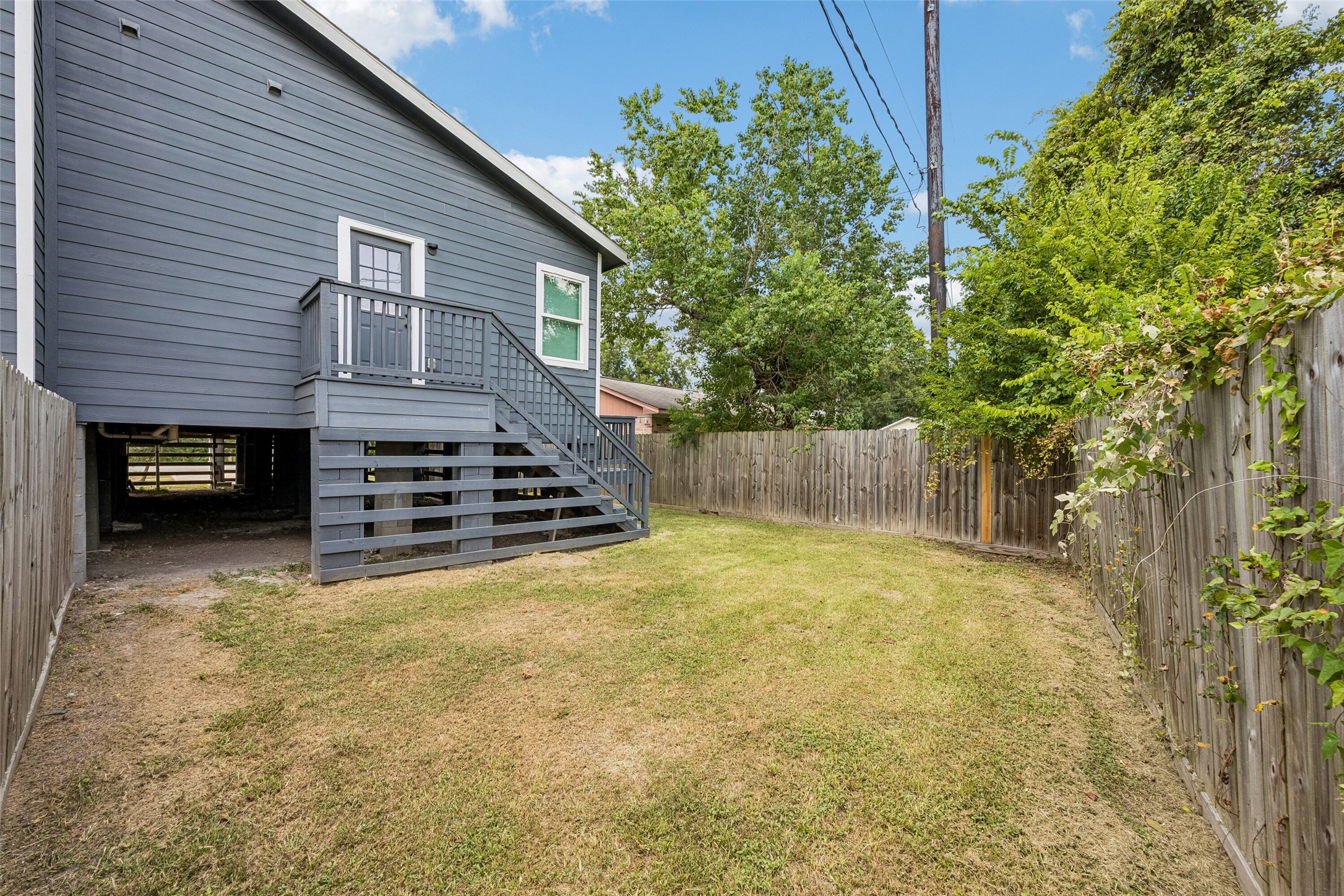 5938 Glen Grove Street Property Photo 11