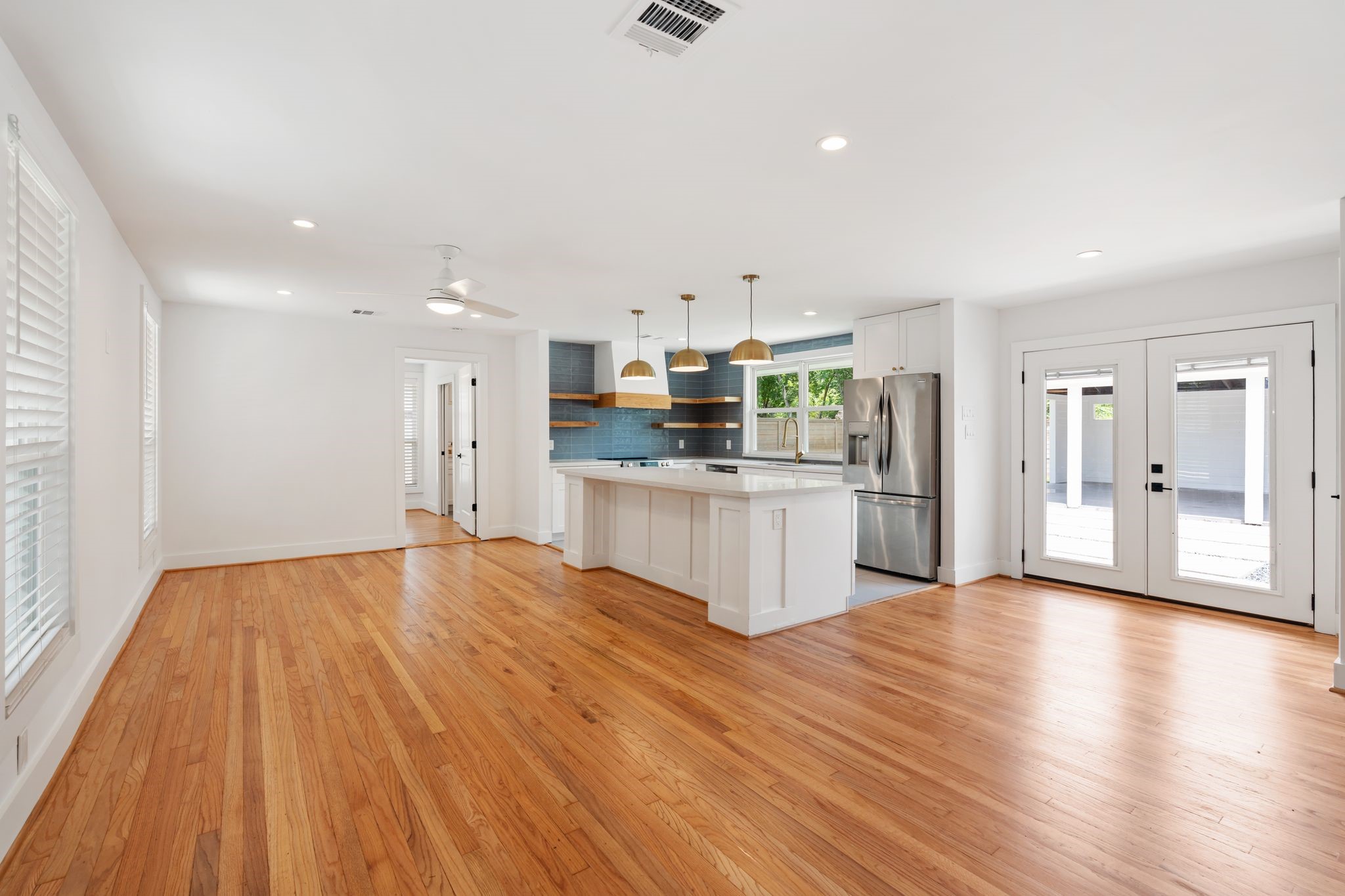 1910 Lynnview Drive Property Photo 4