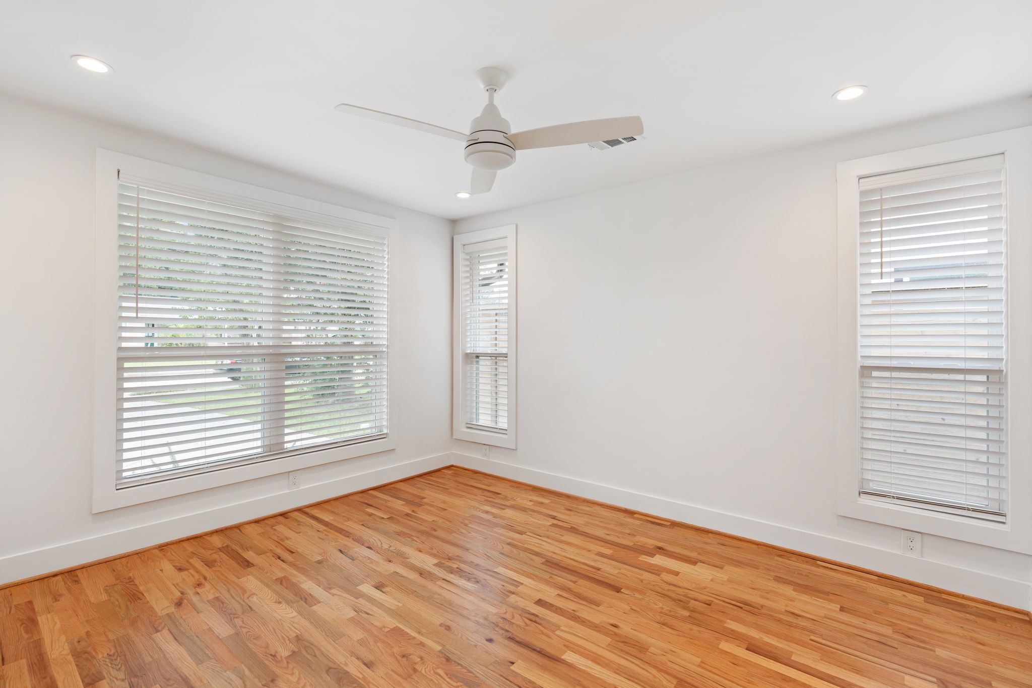 1910 Lynnview Drive Property Photo 10