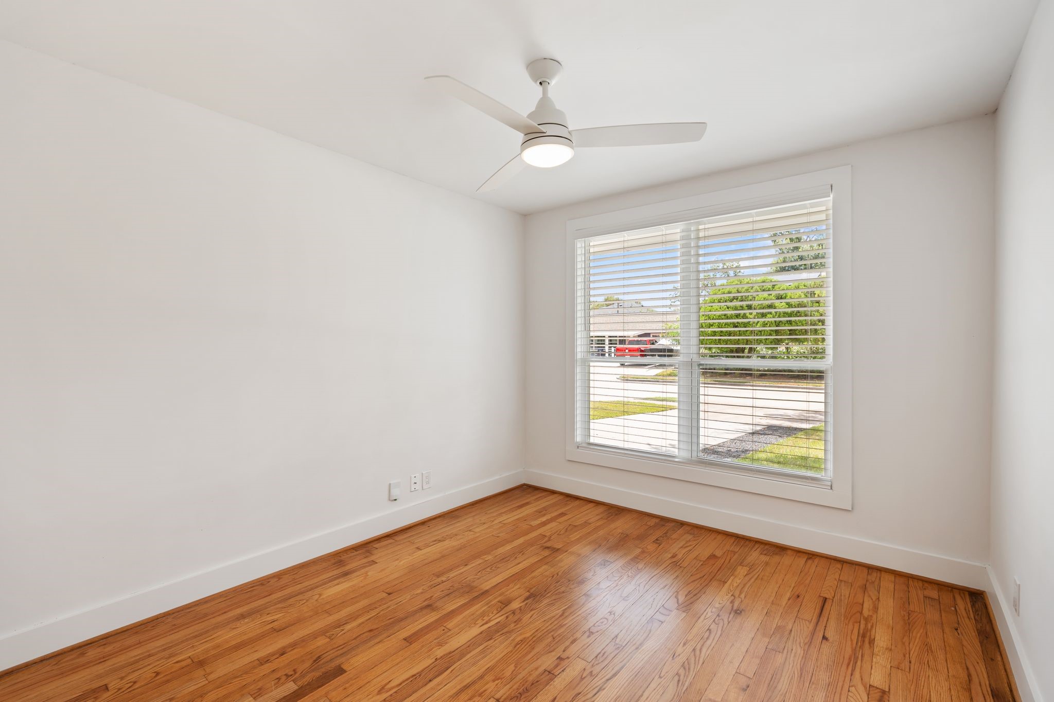 1910 Lynnview Drive Property Photo 17