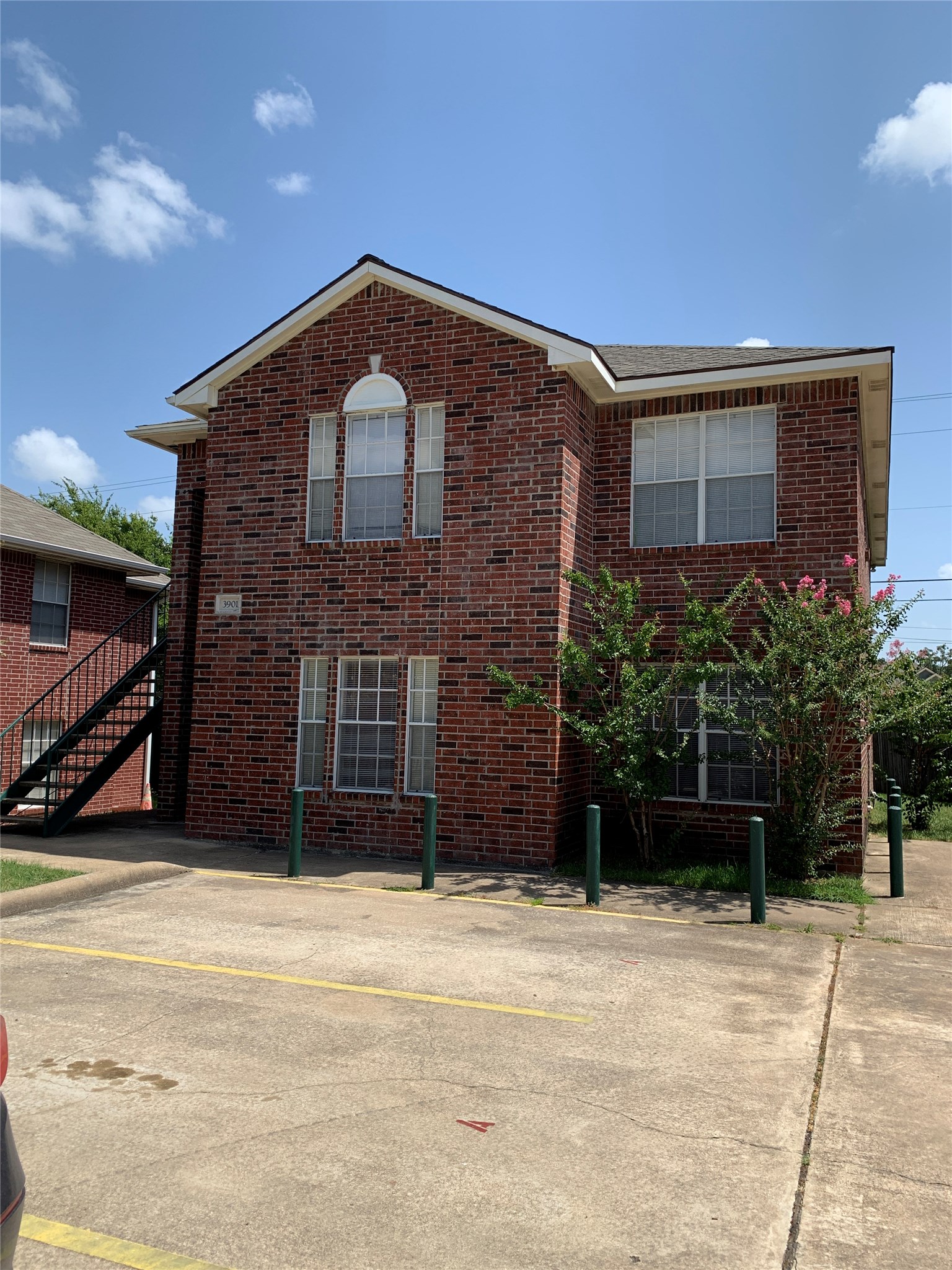3901 College Main Street B Property Photo 4