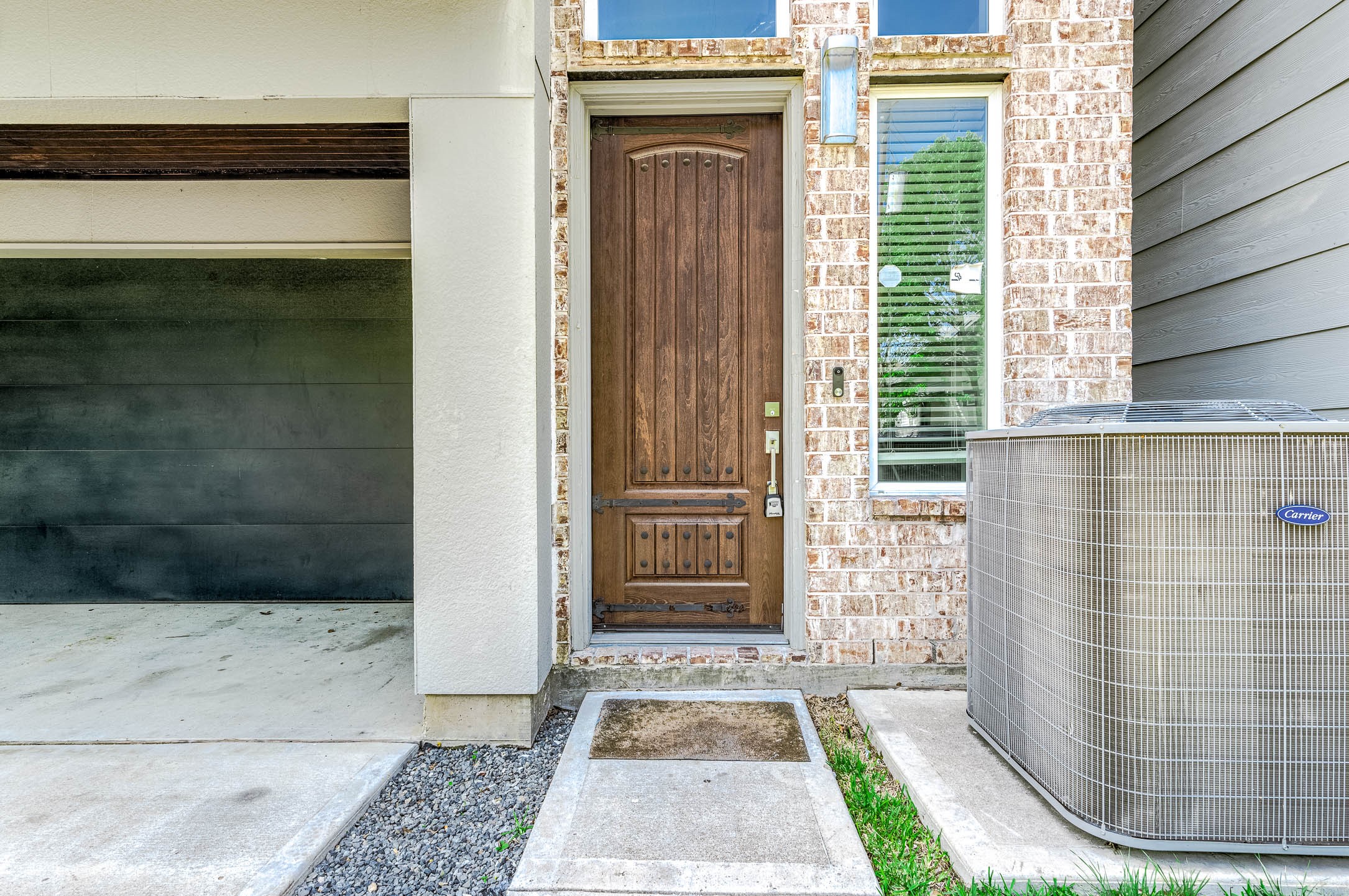 1721 Henderson Street Property Photo 5