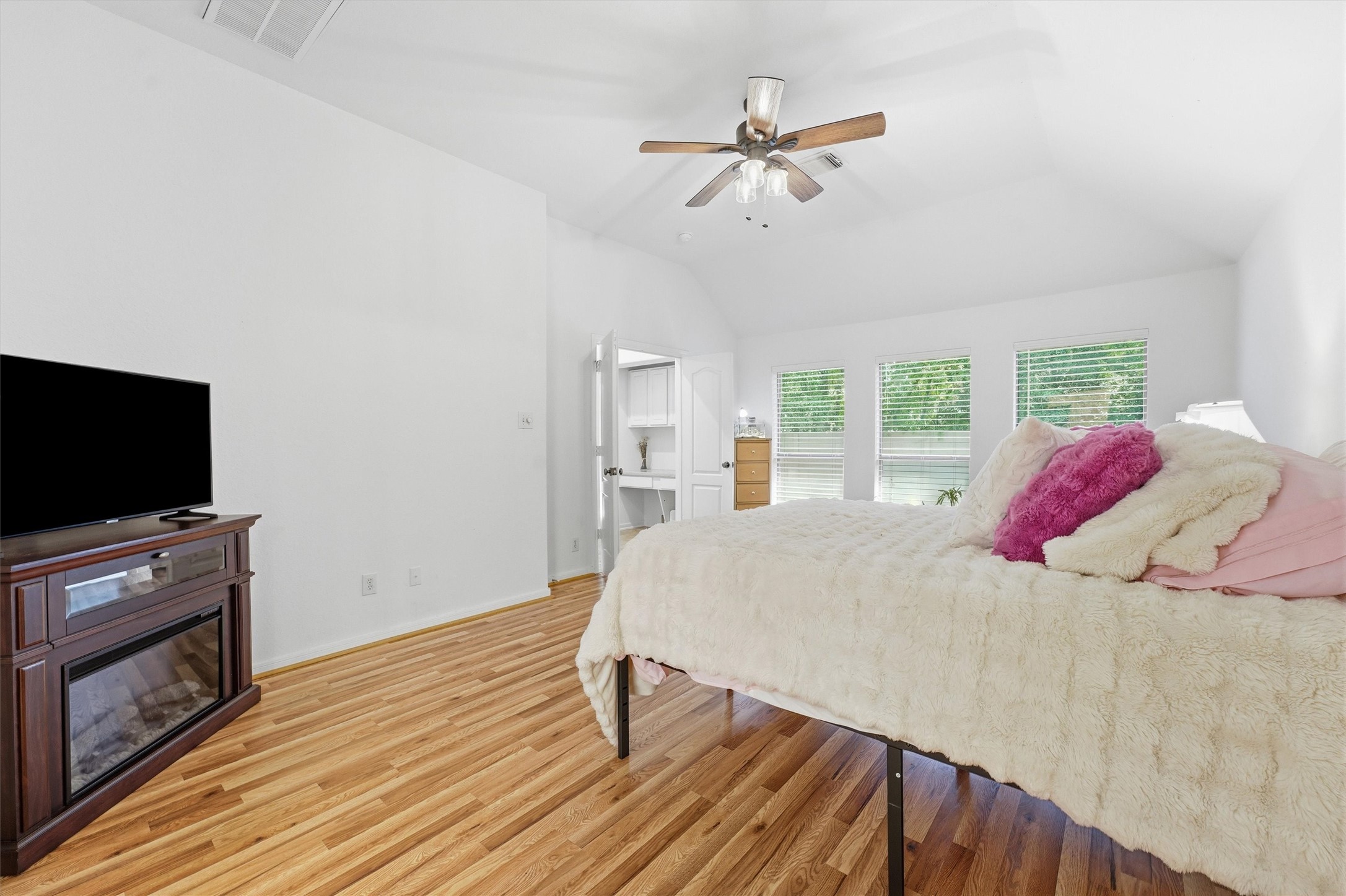 22117 Iron Knoll Drive Property Photo 22