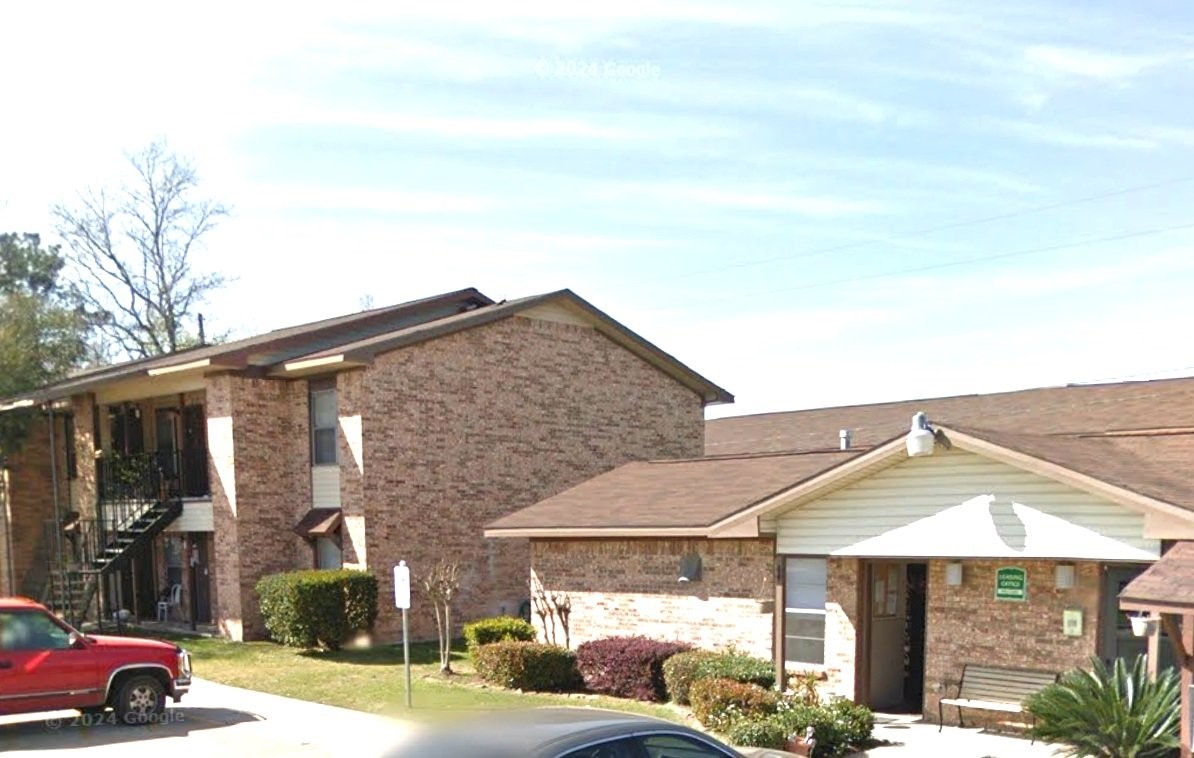 203 E Watson Dr Property Photo 6