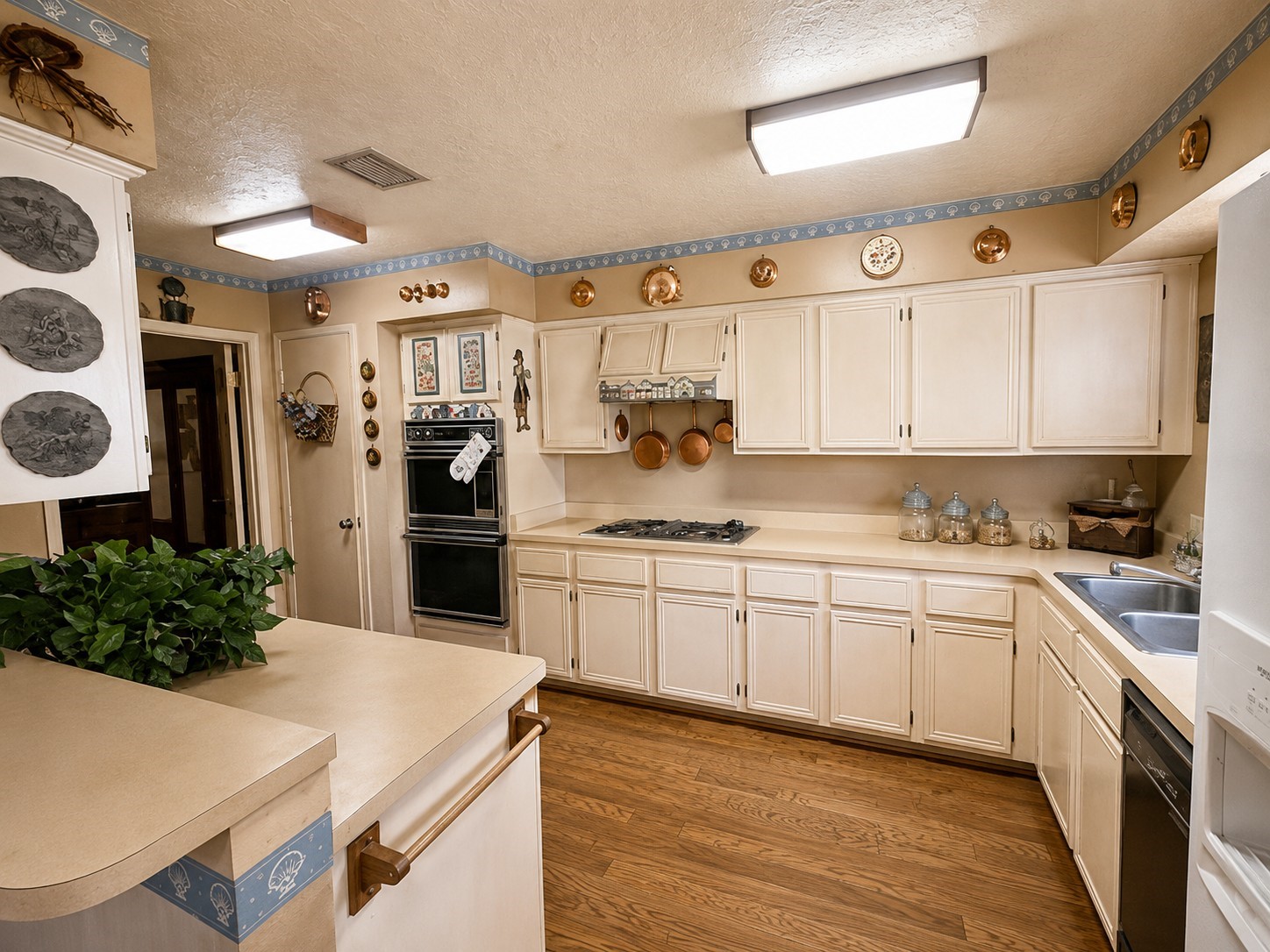 3626 Chapel Square Drive Property Photo 6