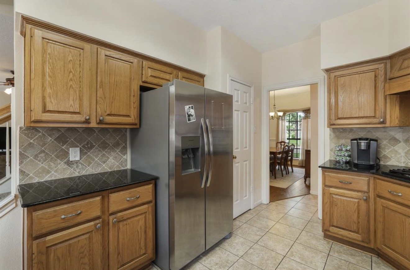 17335 Meadow Heights Drive Property Photo 9