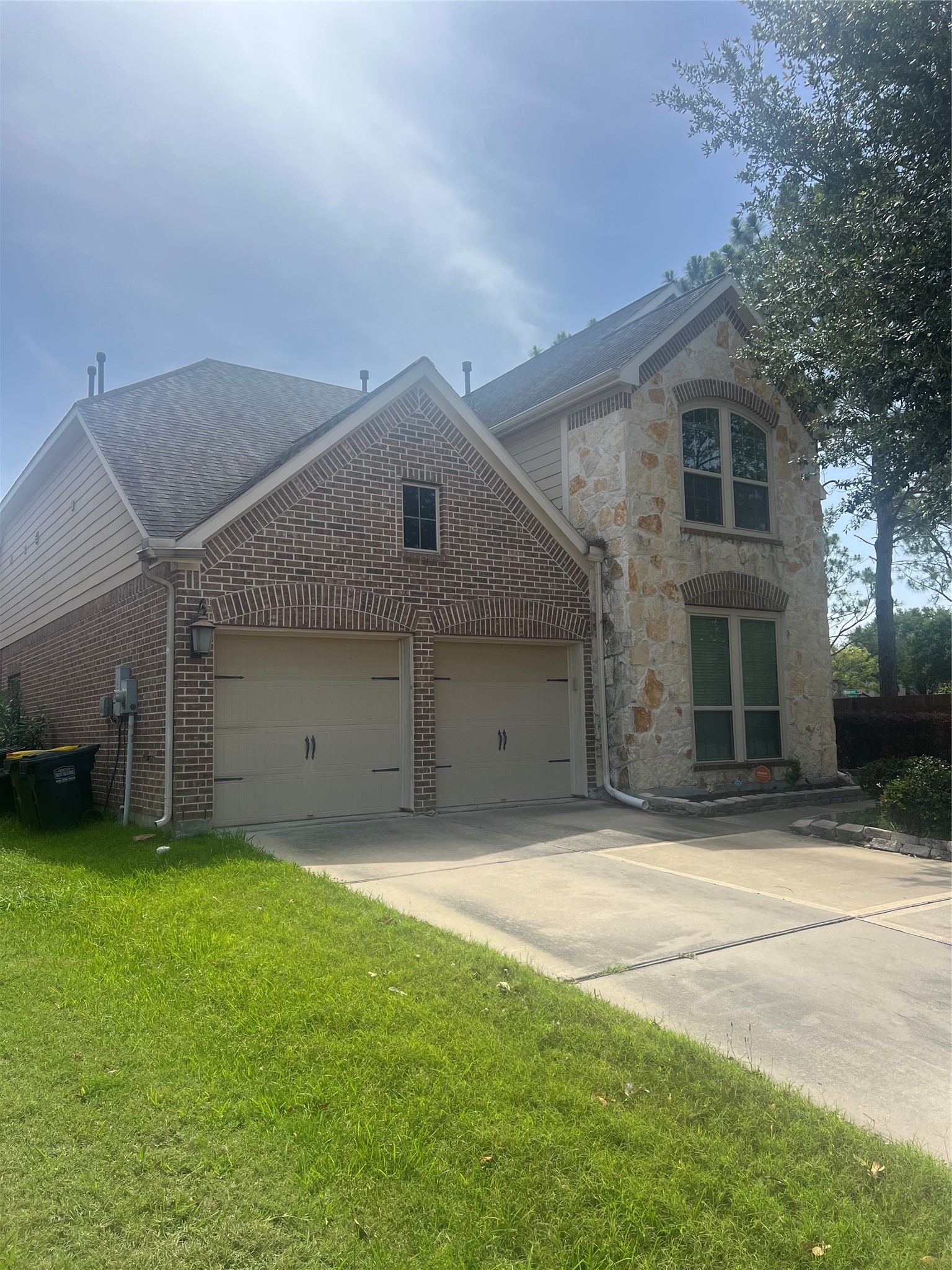 2911 Meadows Pond Lane Property Photo 1