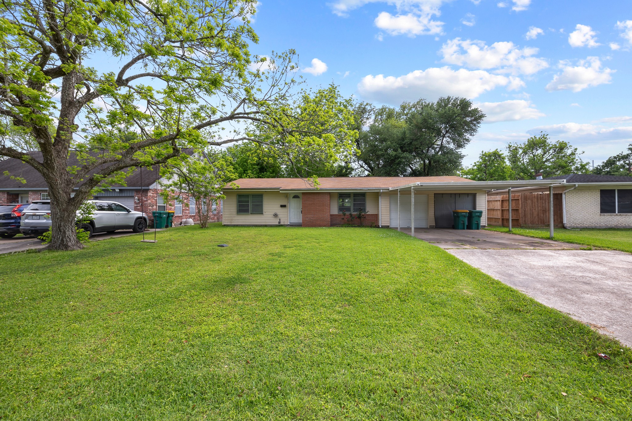 2817 John Street Property Photo