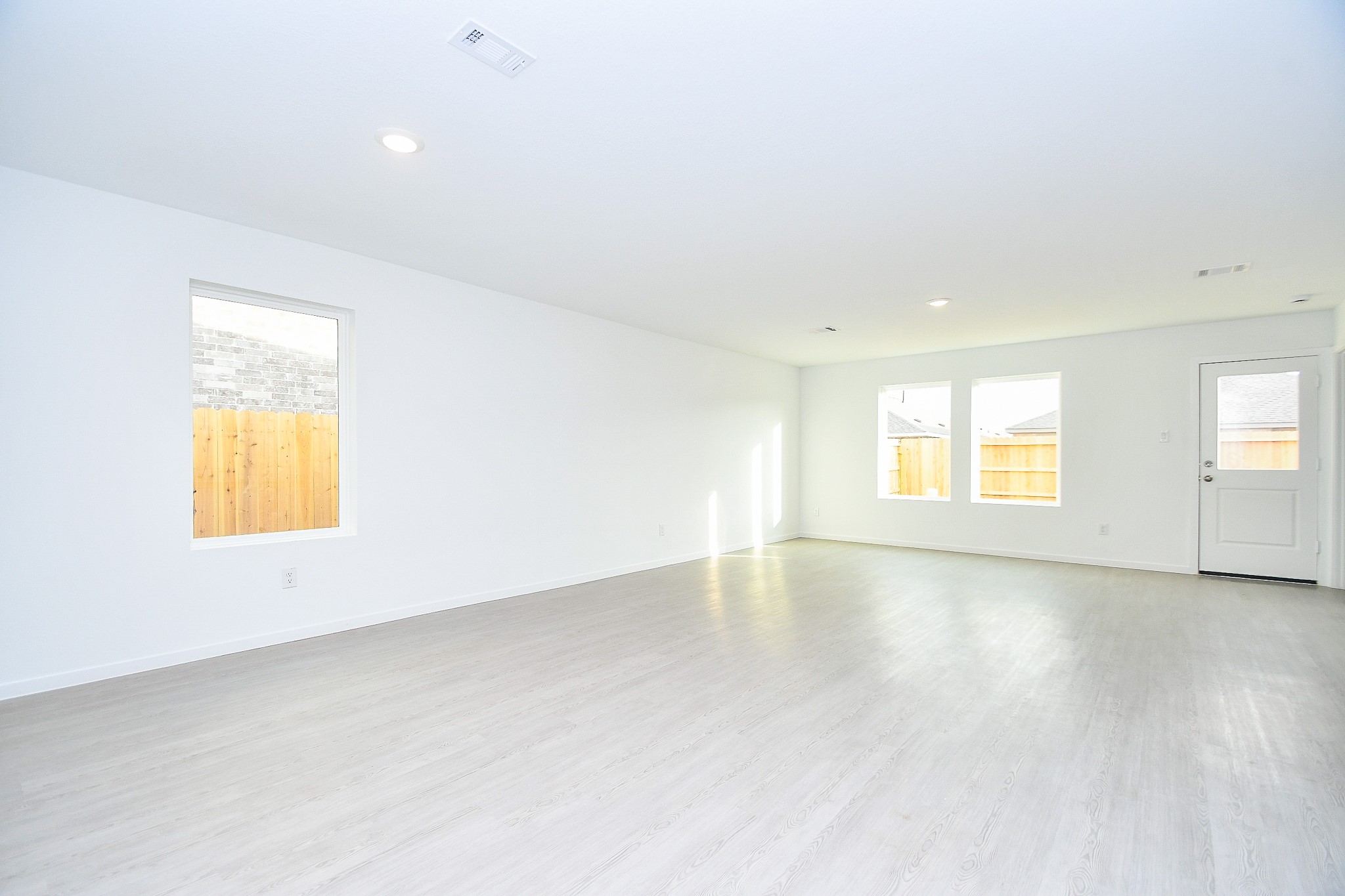 2526 Night Emerald Property Photo 4