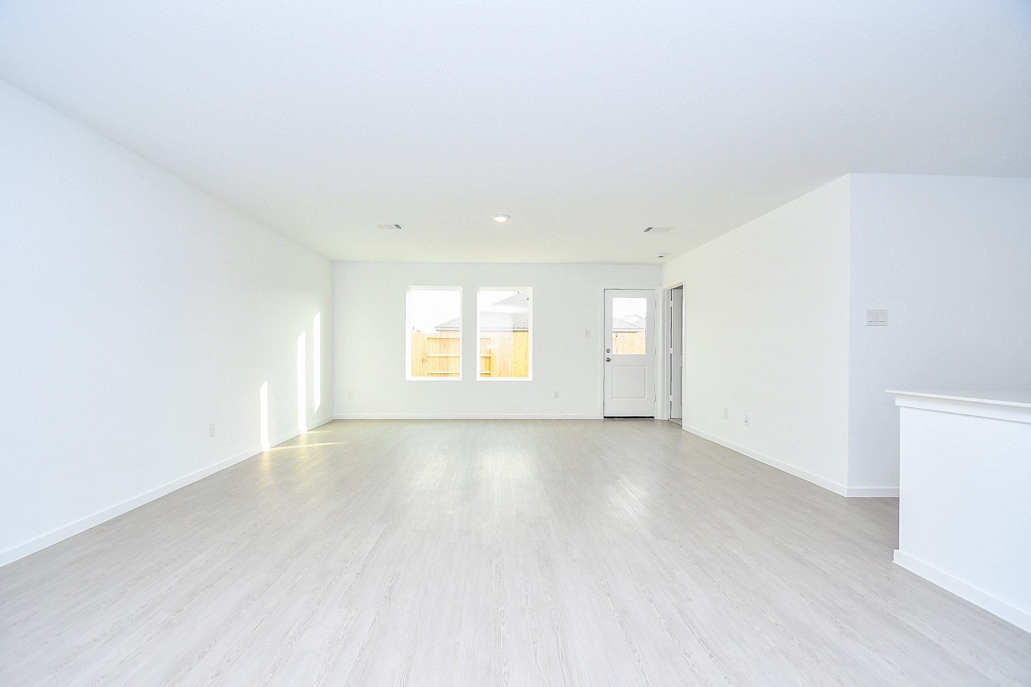 2526 Night Emerald Property Photo 6