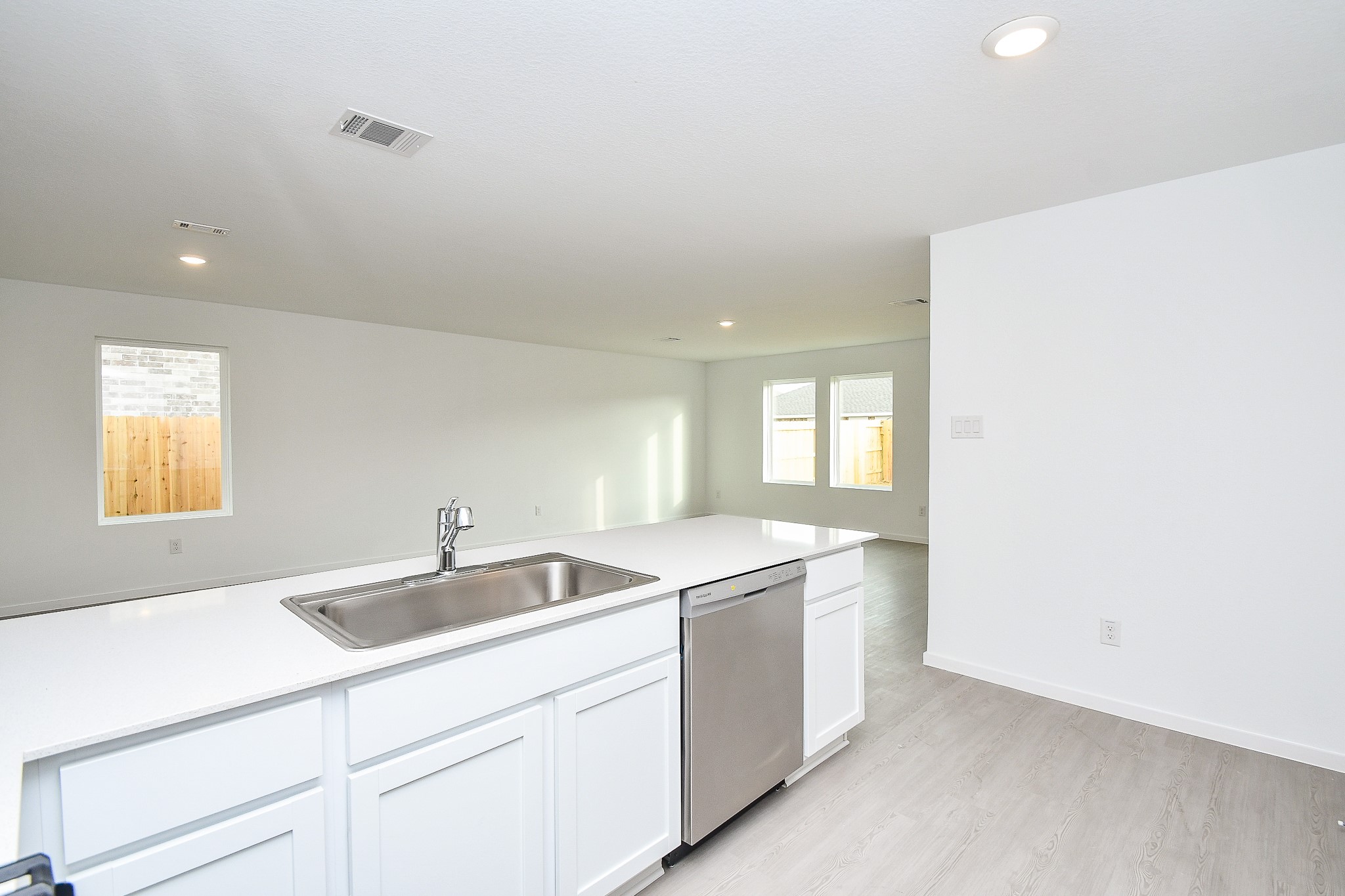 2526 Night Emerald Property Photo 13