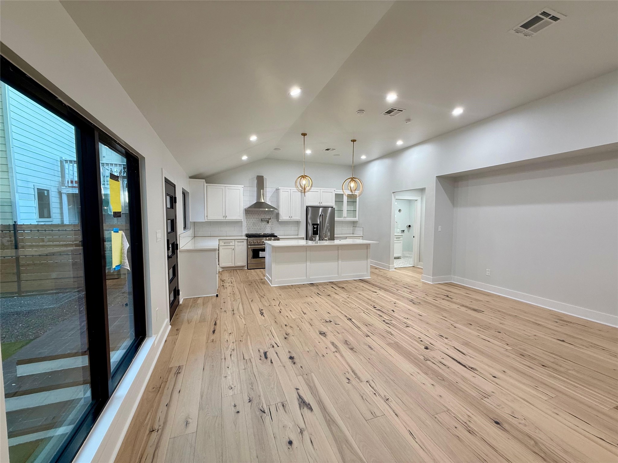 001 1/2 Common Street Property Photo 9