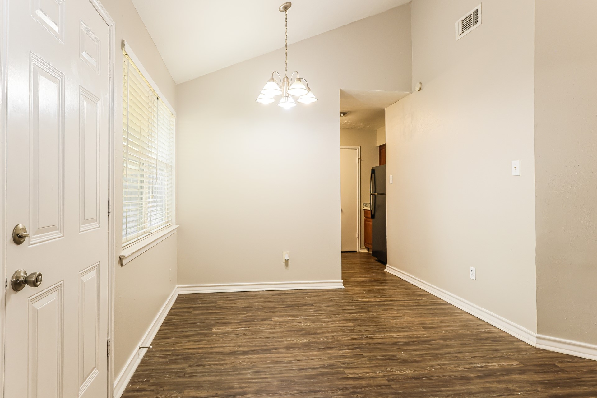 20327 Bridgedale Lane Property Photo 7