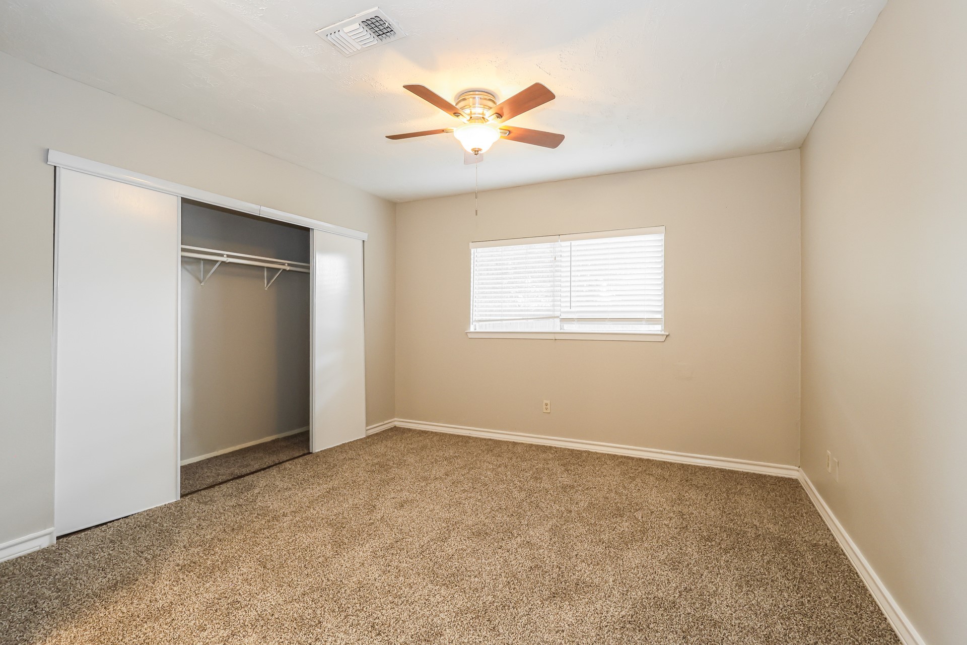 20327 Bridgedale Lane Property Photo 11