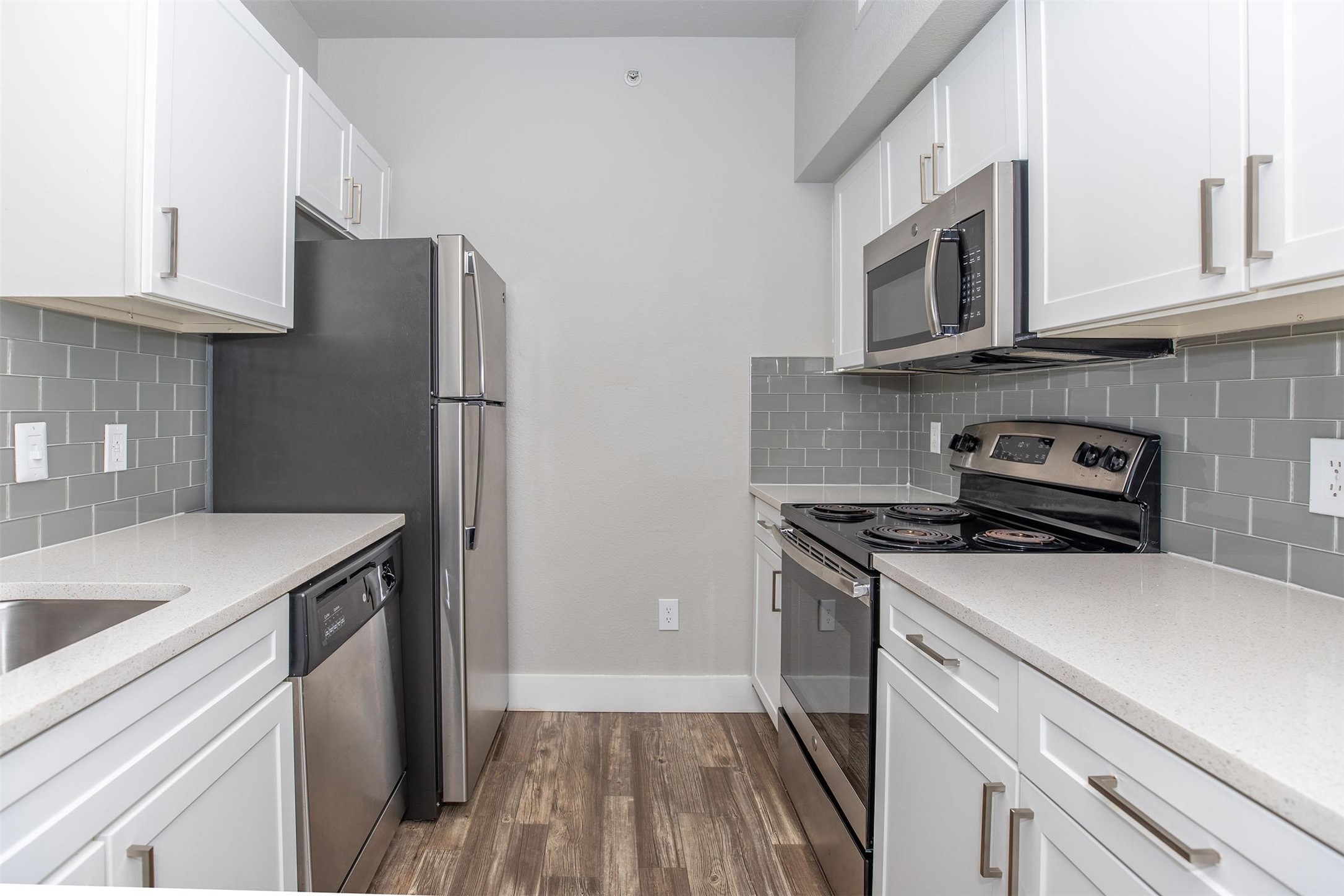 19100 N Glenwest Drive 325 Property Photo 13