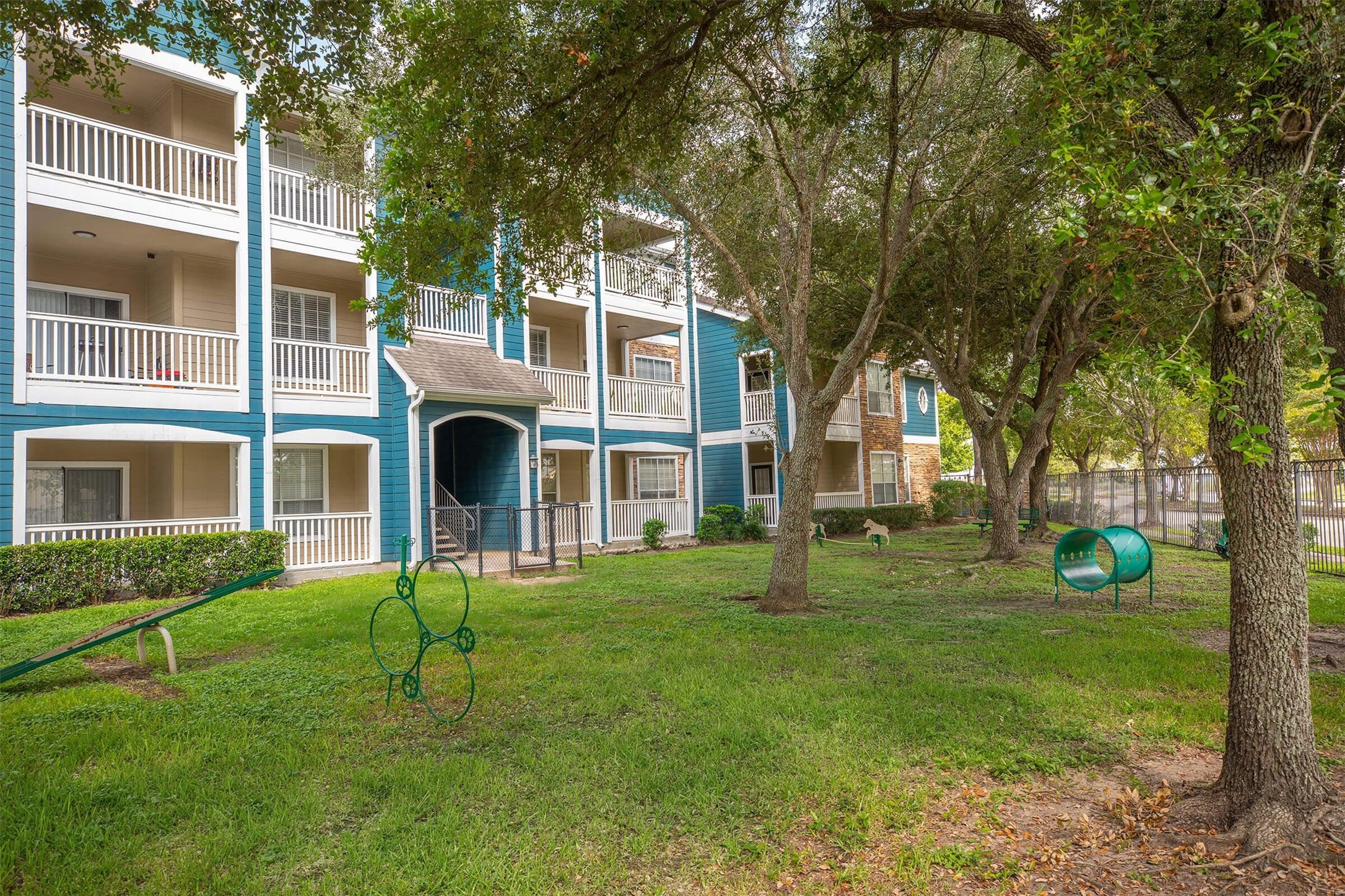 19100 N Glenwest Drive 325 Property Photo 29