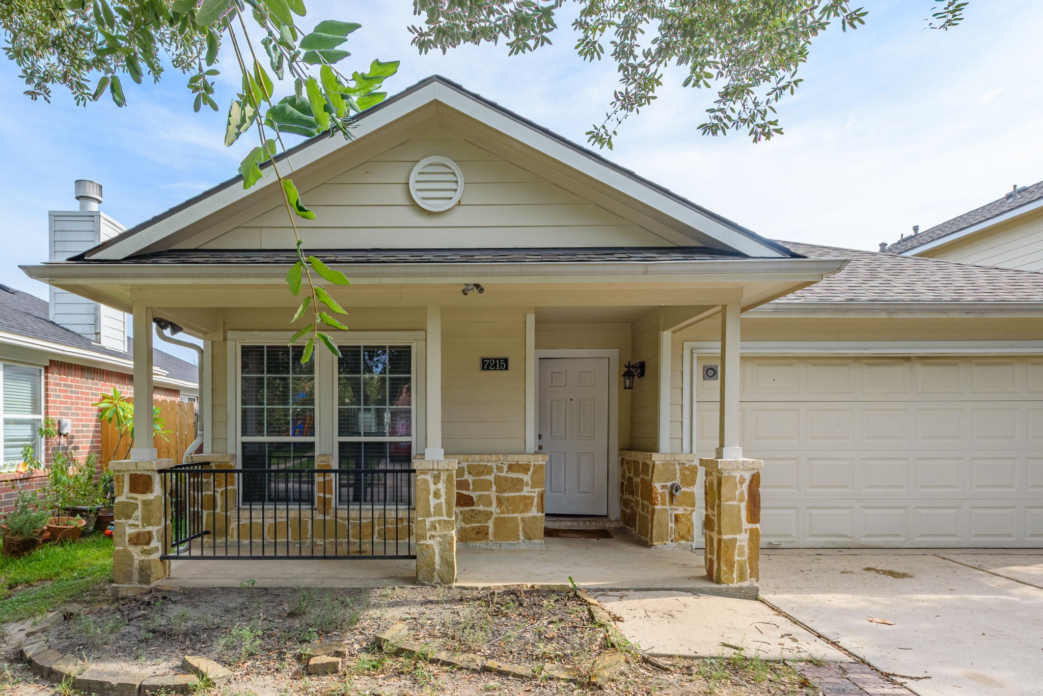 7215 Junco Drive Property Photo 2