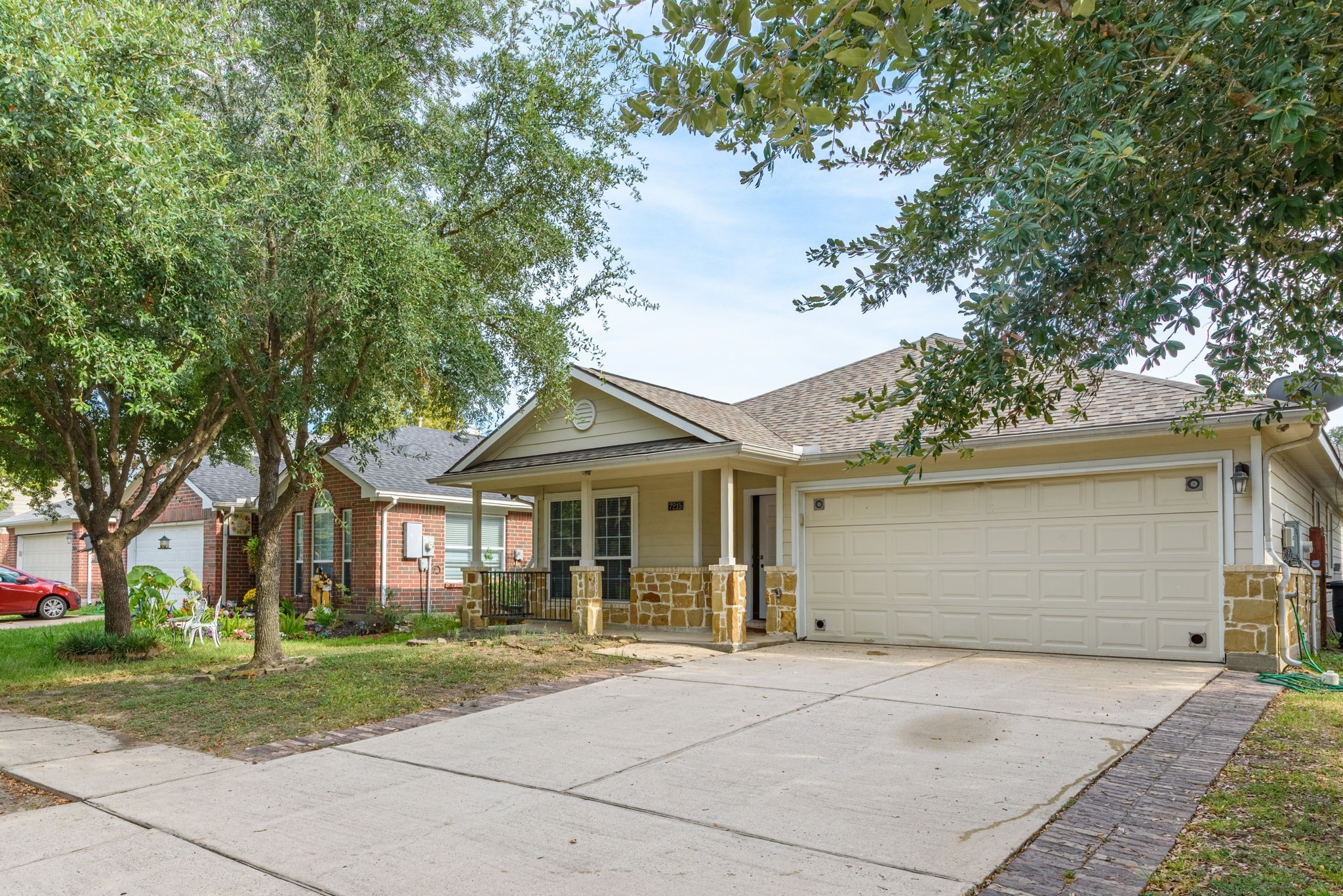 7215 Junco Drive Property Photo 4