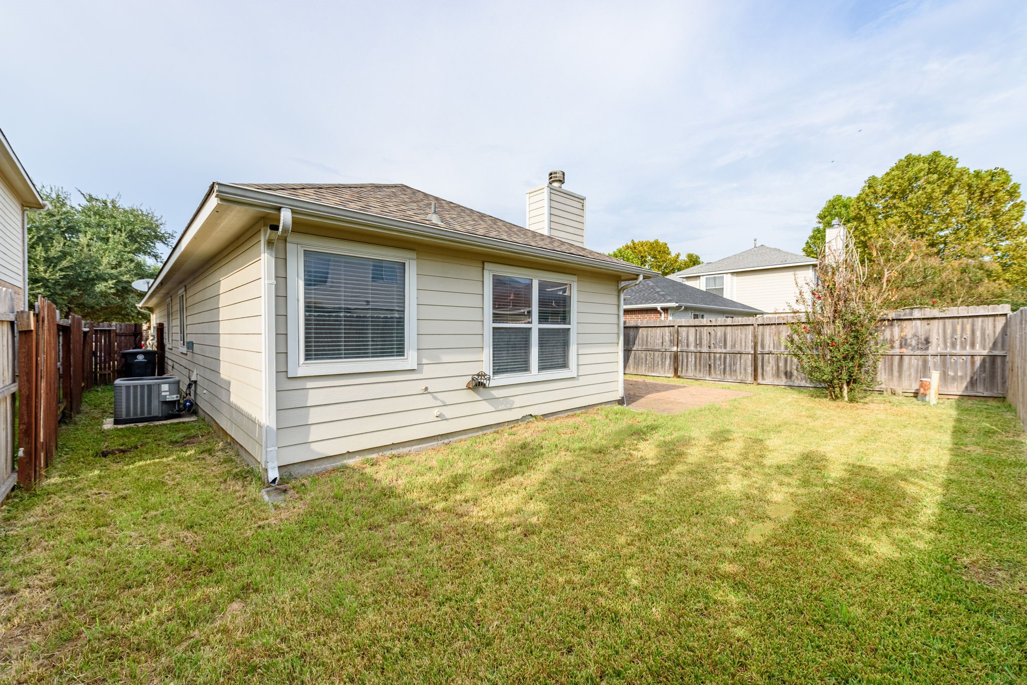 7215 Junco Drive Property Photo 5
