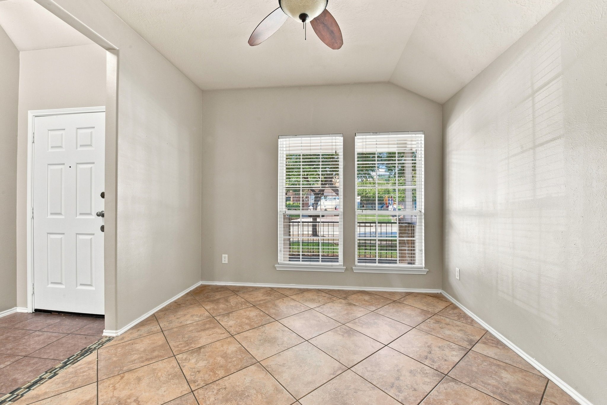 7215 Junco Drive Property Photo 16
