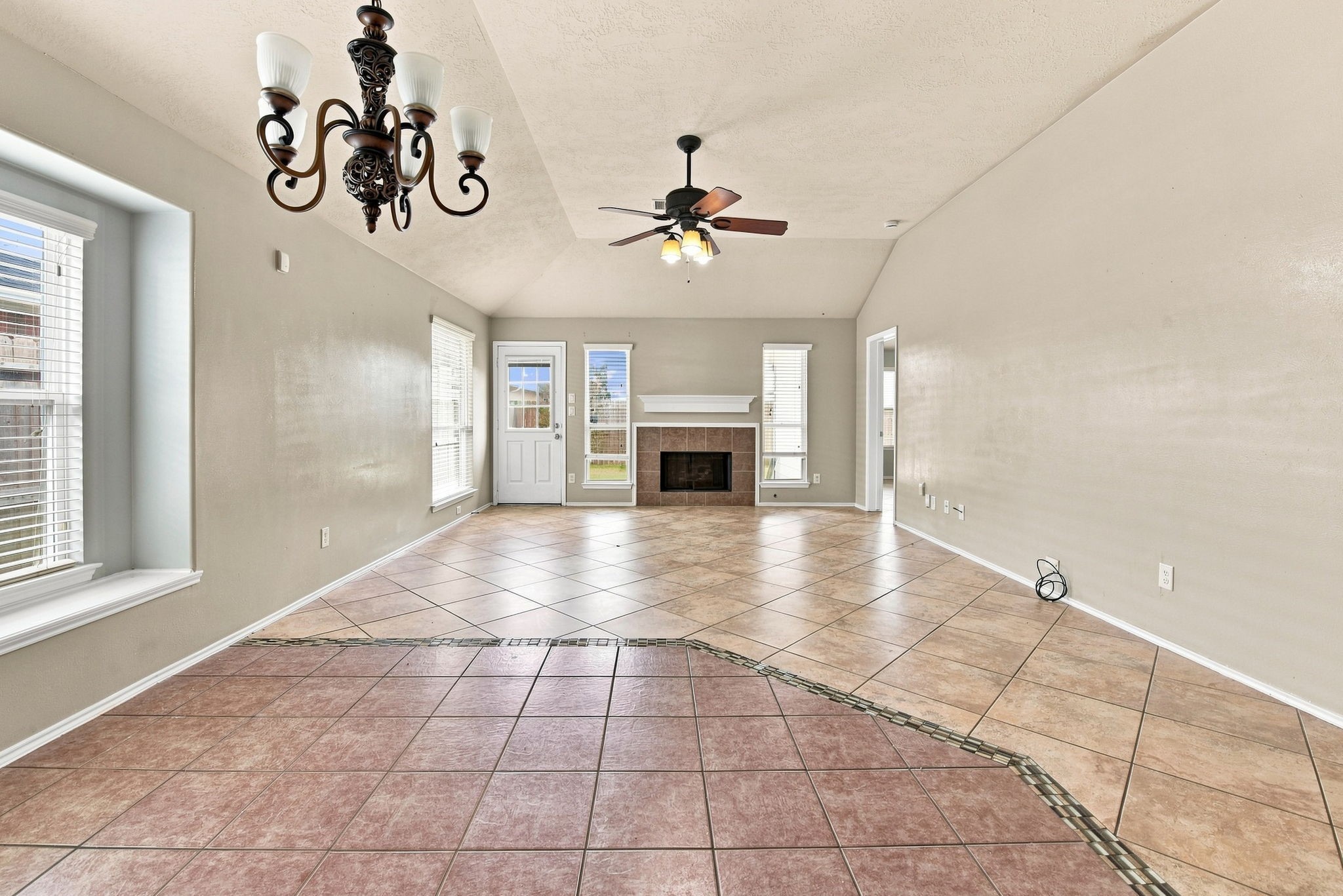 7215 Junco Drive Property Photo 17