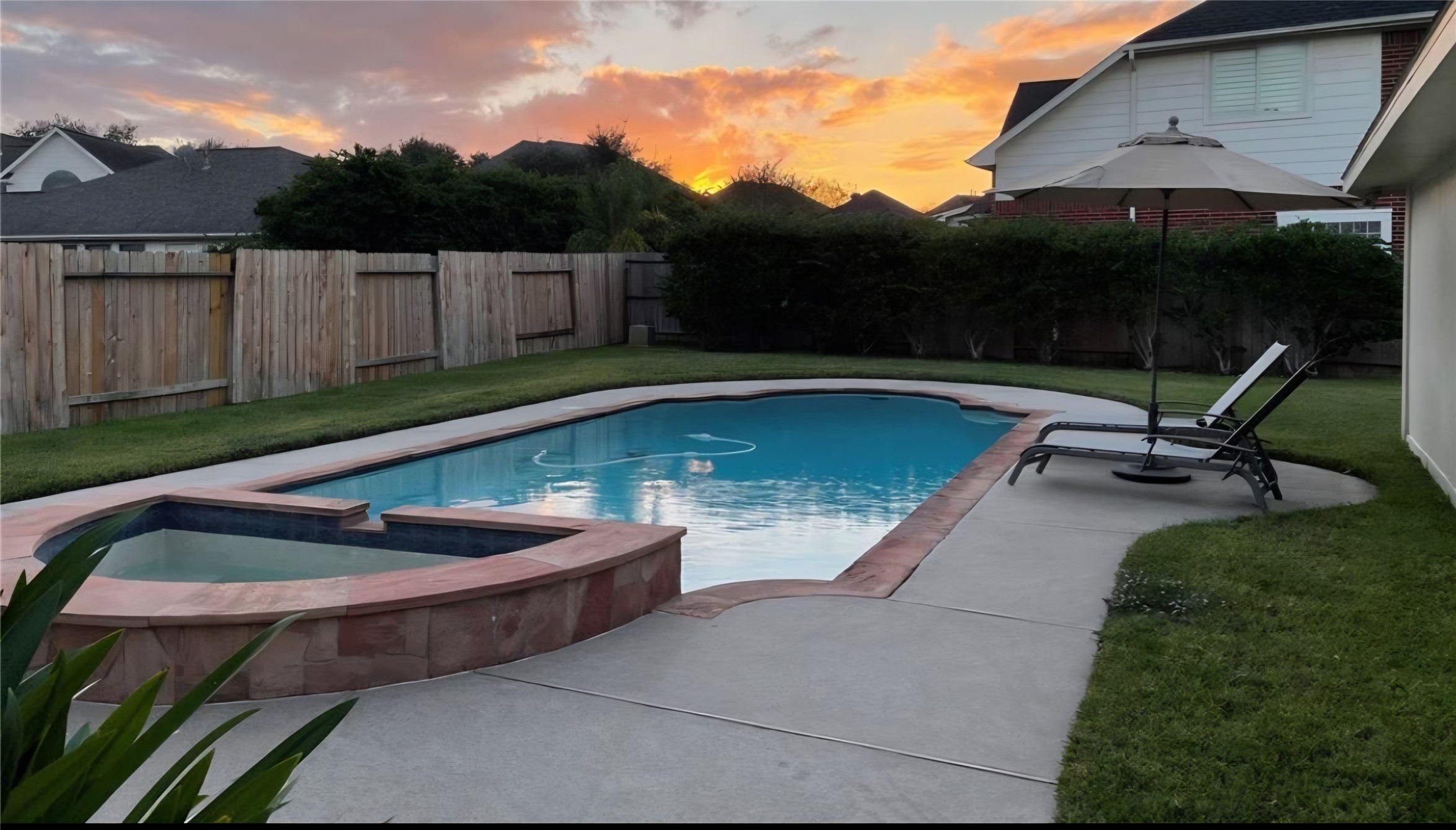 1910 Crisfield Drive Property Photo 2