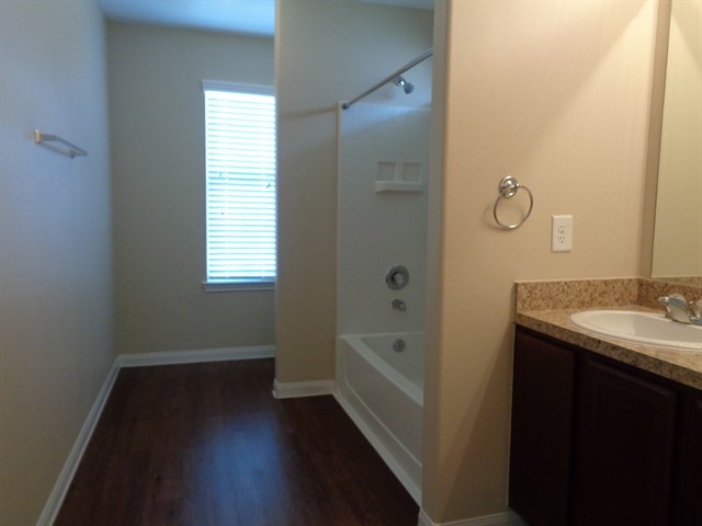 13318 Ambrosa Drive Property Photo 8