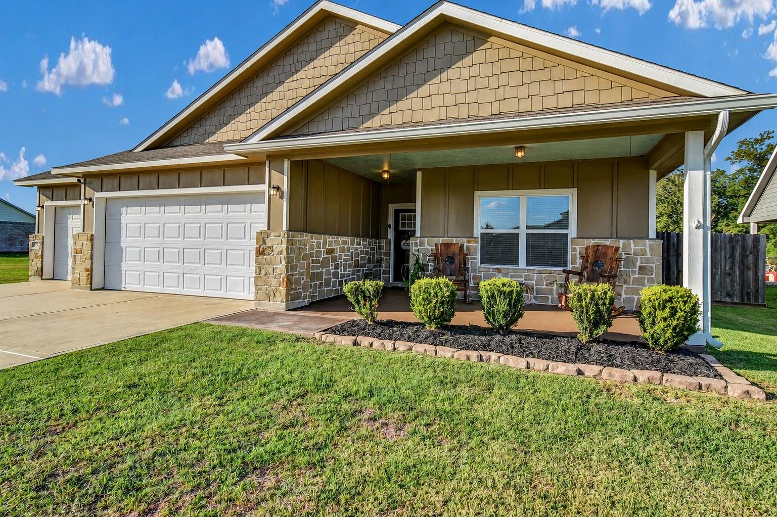 406 Wellshire Drive, West Columbia Tx 77486 Property Photo 1