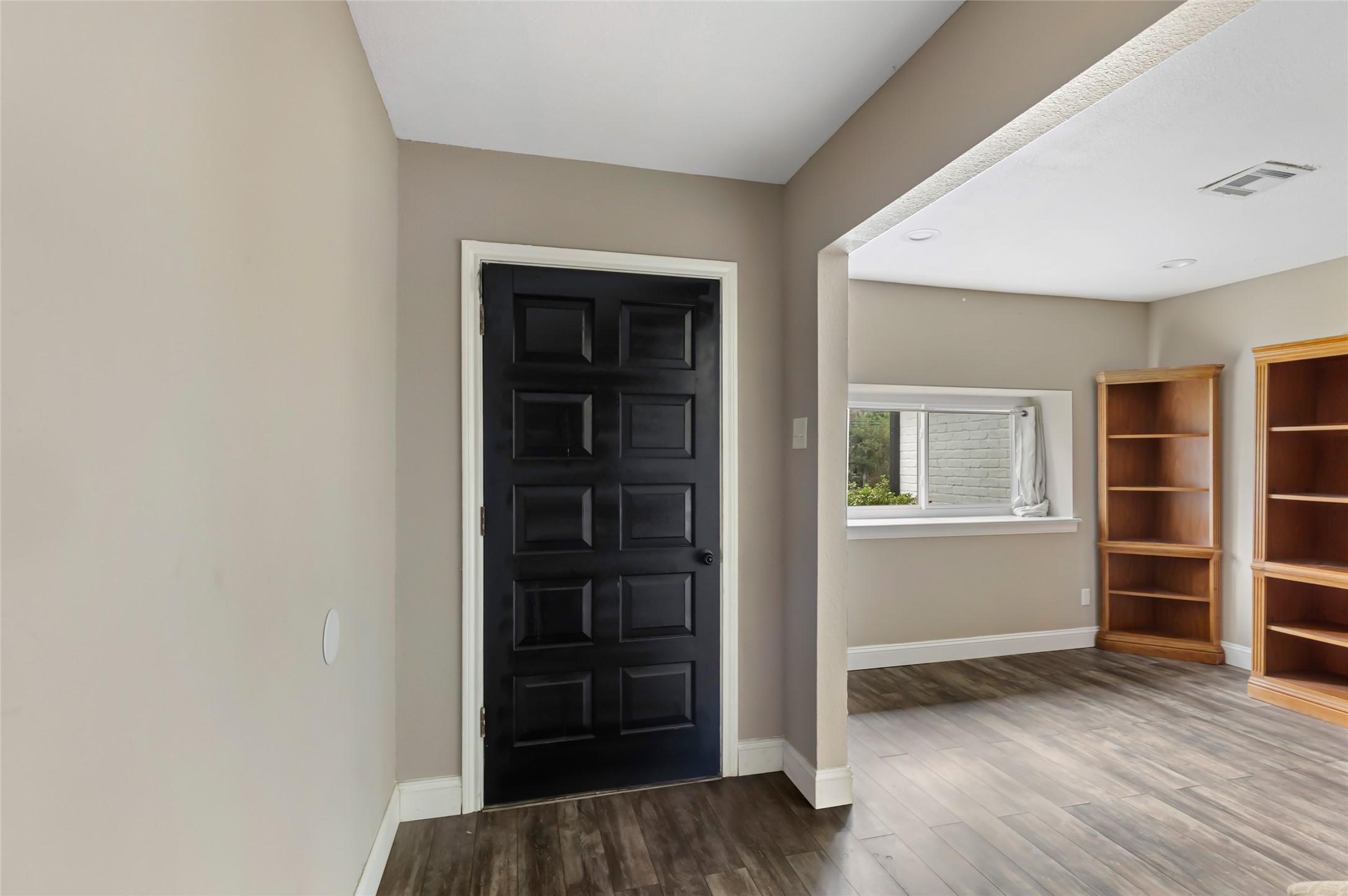 20906 Flaming Arrow Trail Property Photo 6