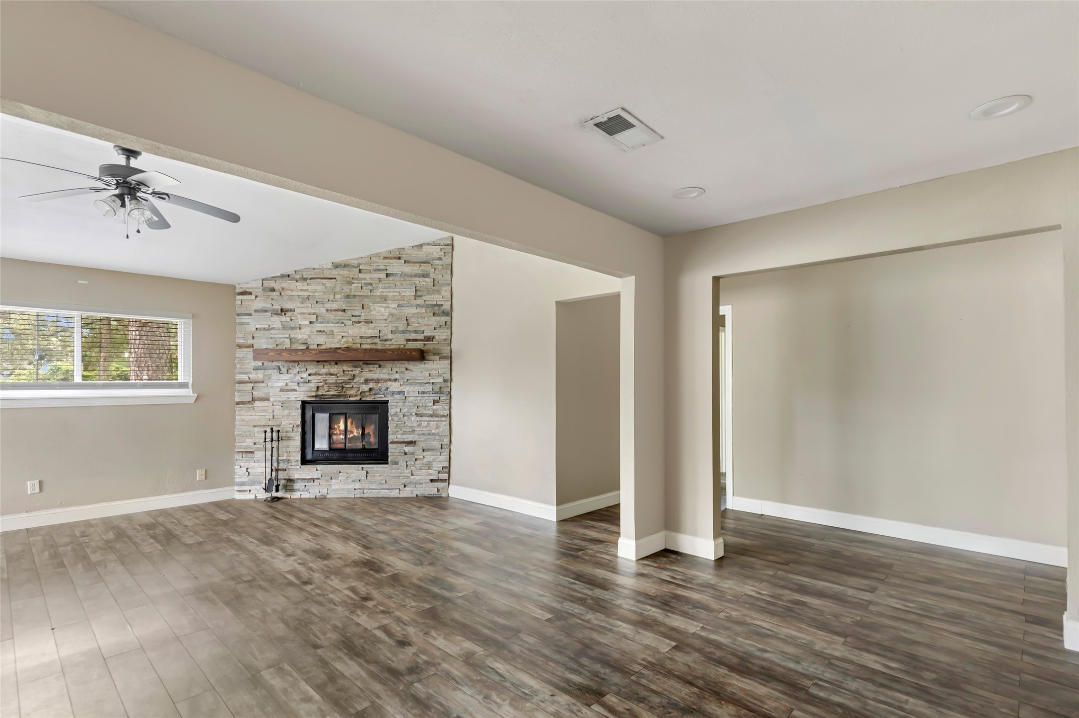 20906 Flaming Arrow Trail Property Photo 11