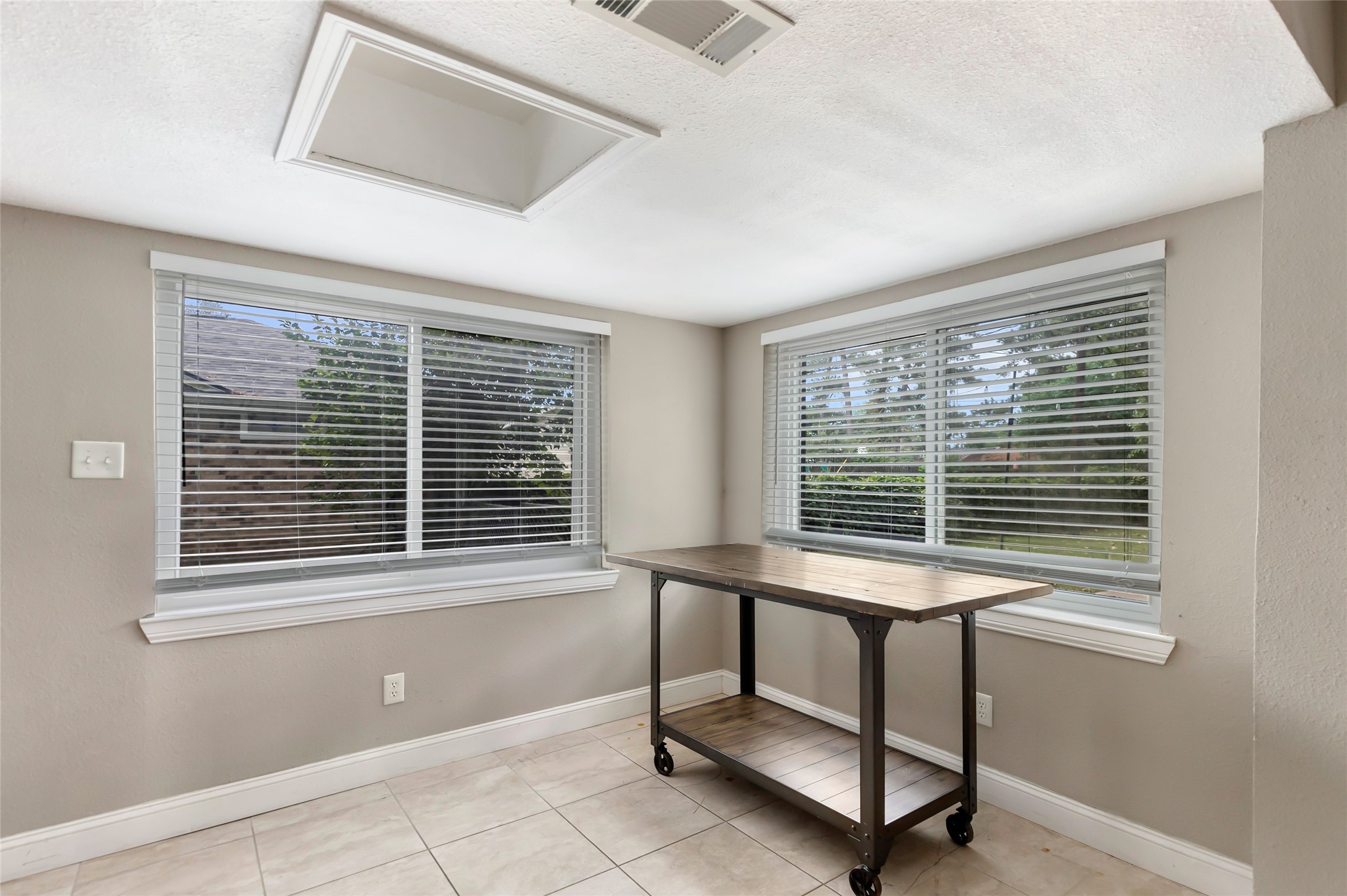 20906 Flaming Arrow Trail Property Photo 16