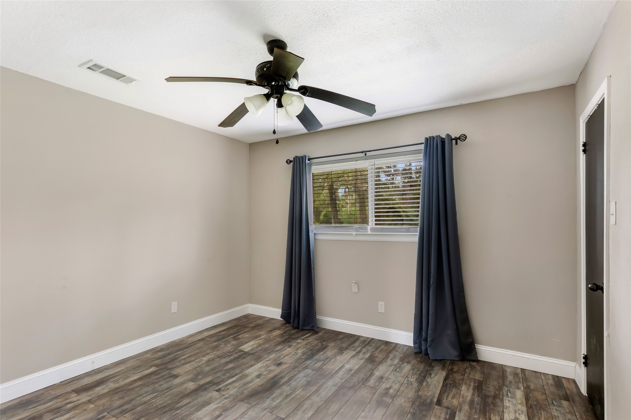 20906 Flaming Arrow Trail Property Photo 21