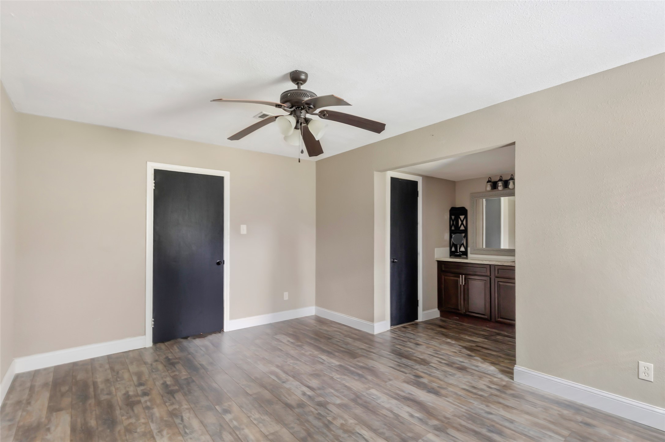 20906 Flaming Arrow Trail Property Photo 24