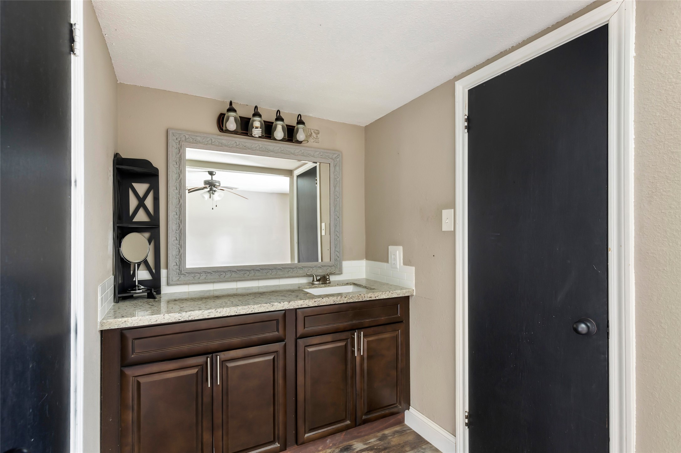 20906 Flaming Arrow Trail Property Photo 26