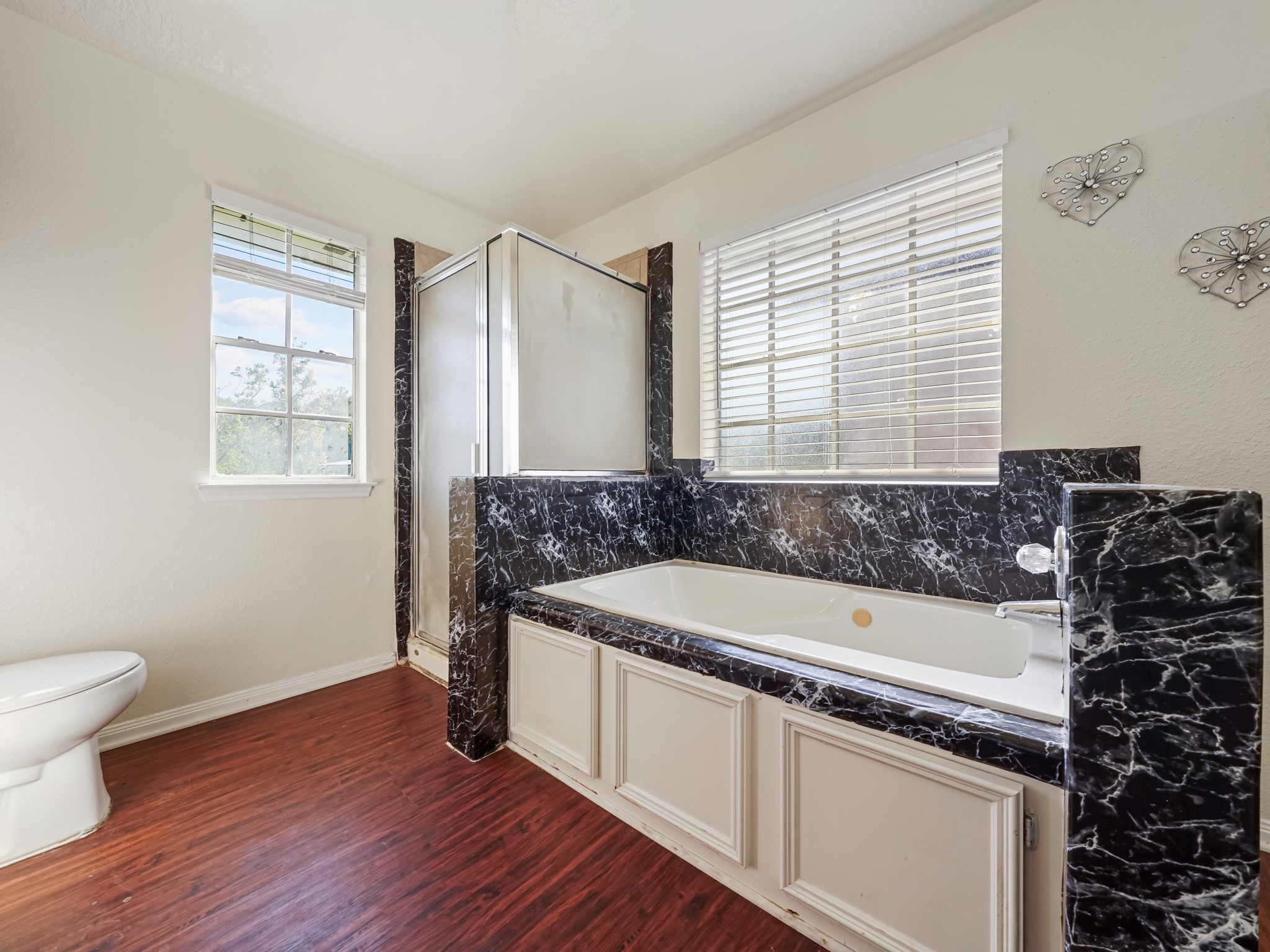 2443 Illinois Street Property Photo 12