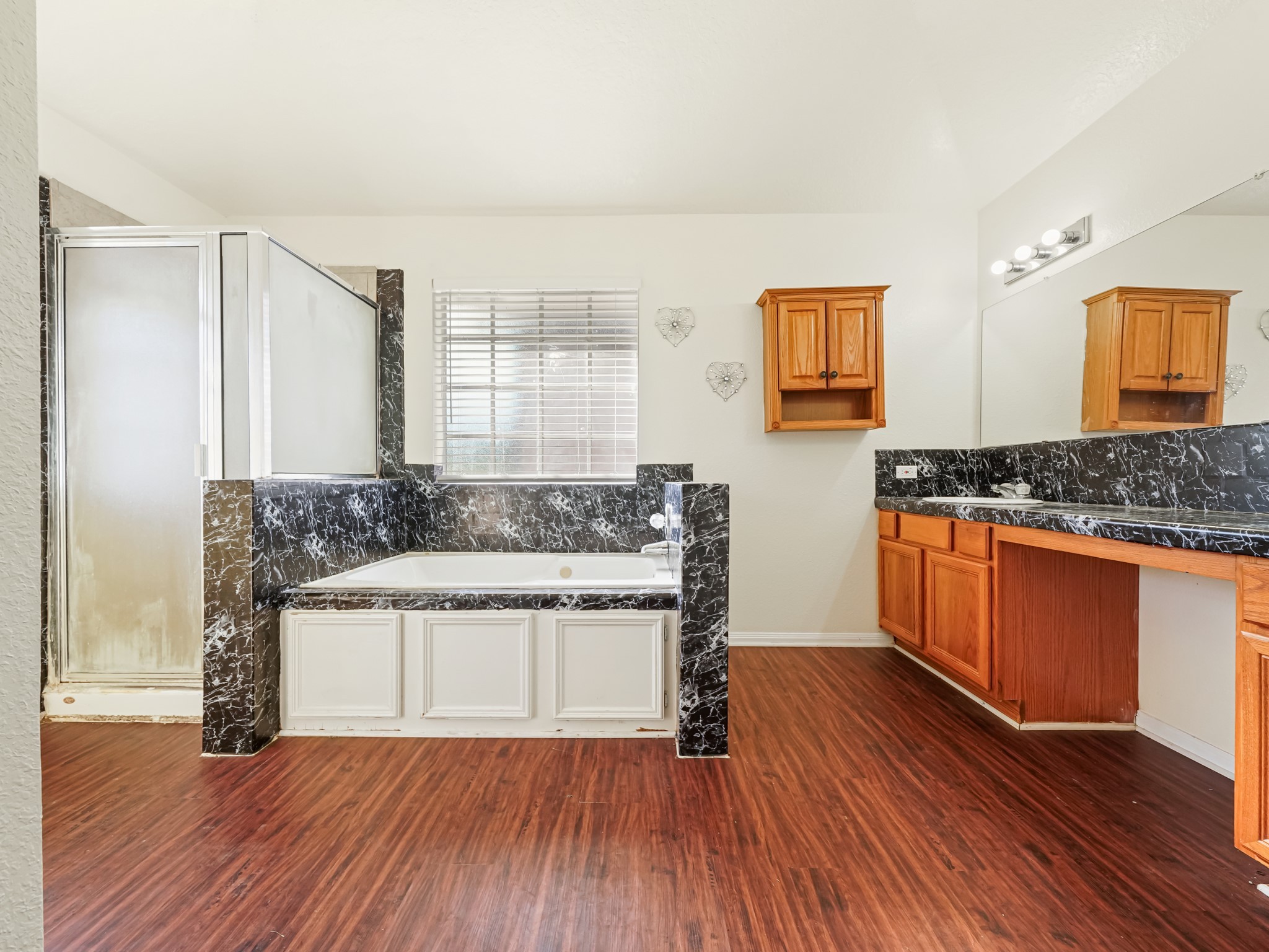 2443 Illinois Street Property Photo 13