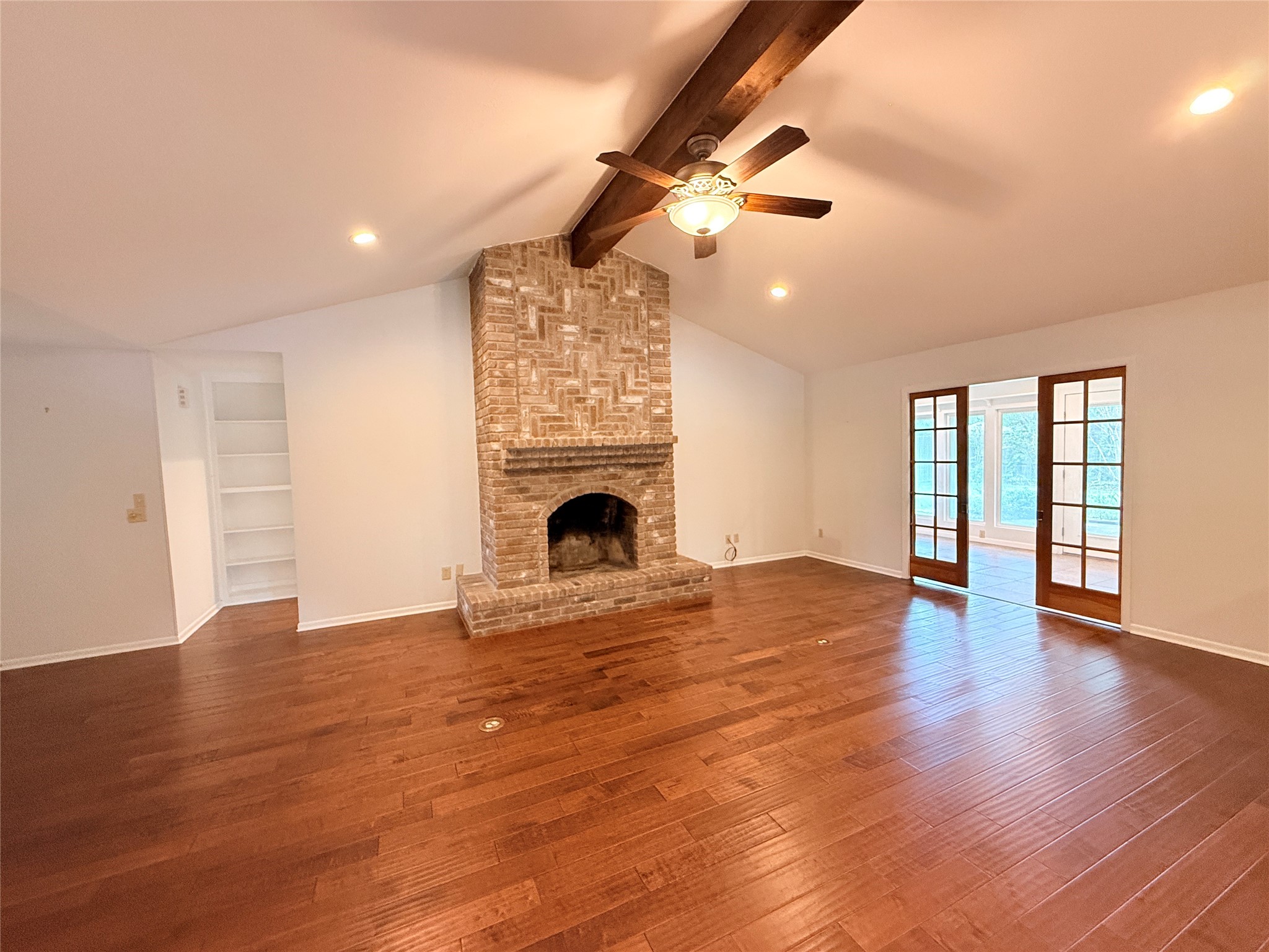 2902 Willow Creek Drive Property Photo 5