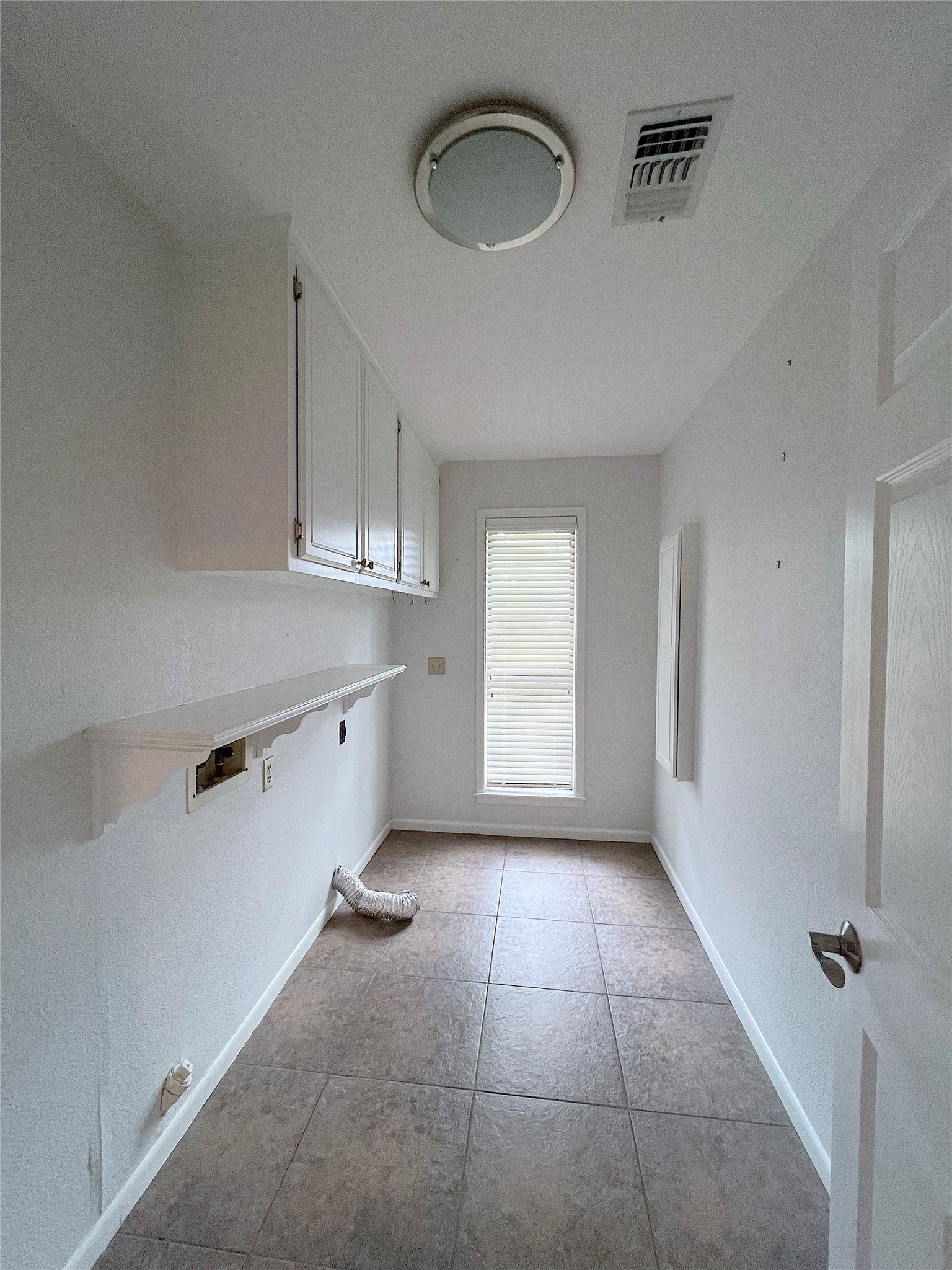 2902 Willow Creek Drive Property Photo 9