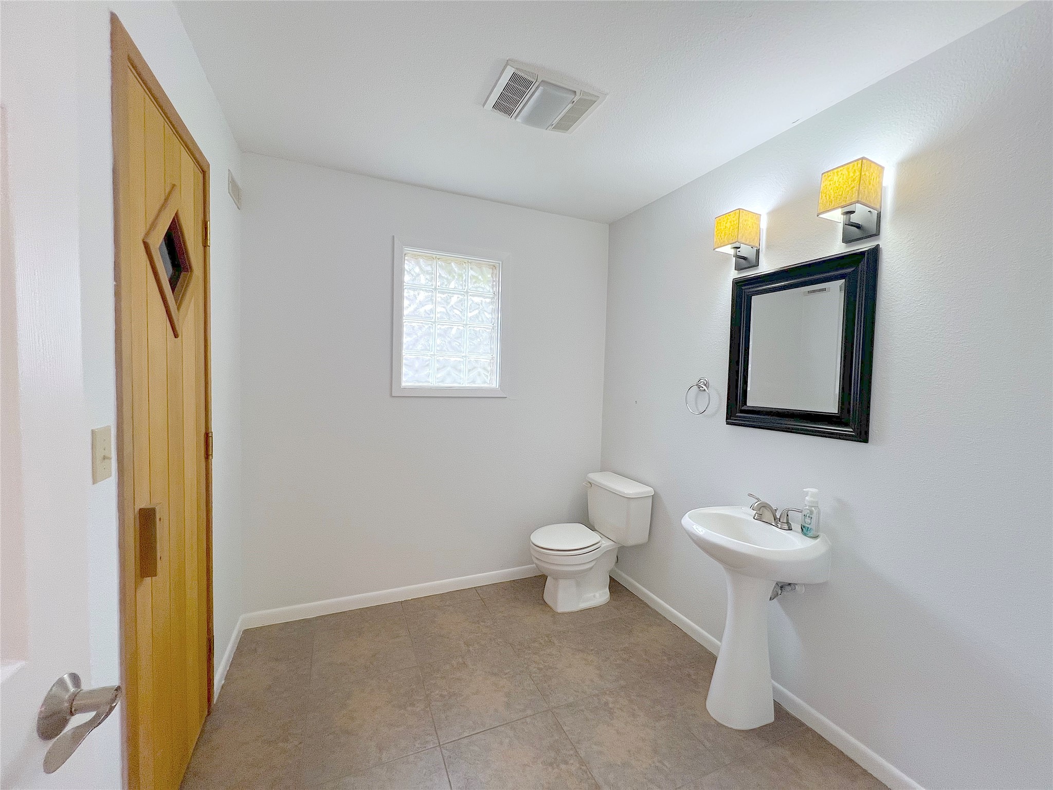 2902 Willow Creek Drive Property Photo 14