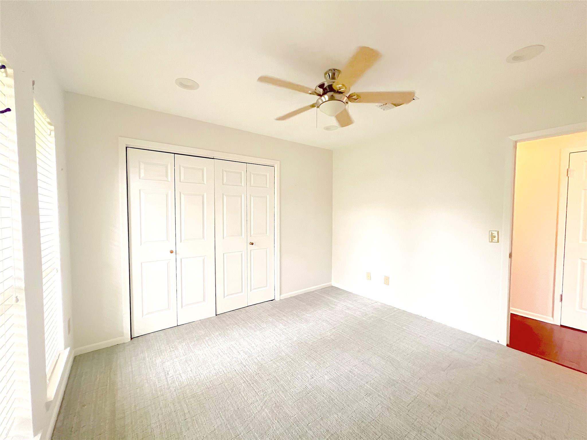 2902 Willow Creek Drive Property Photo 23