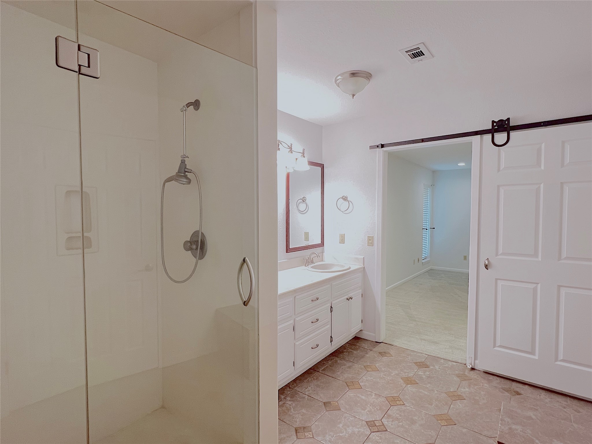 2902 Willow Creek Drive Property Photo 25