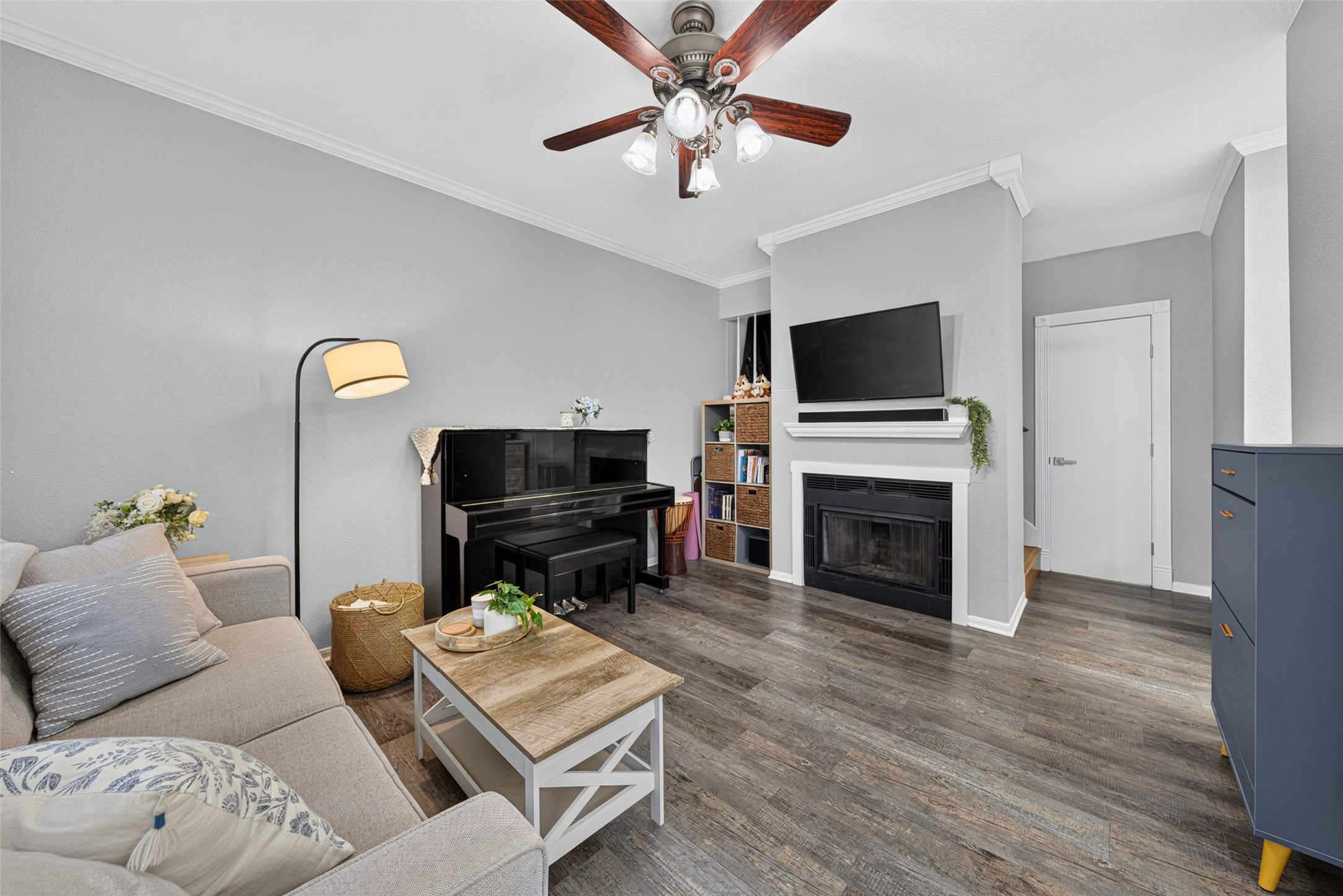 2121 El Paseo Street 1703 Property Photo 5