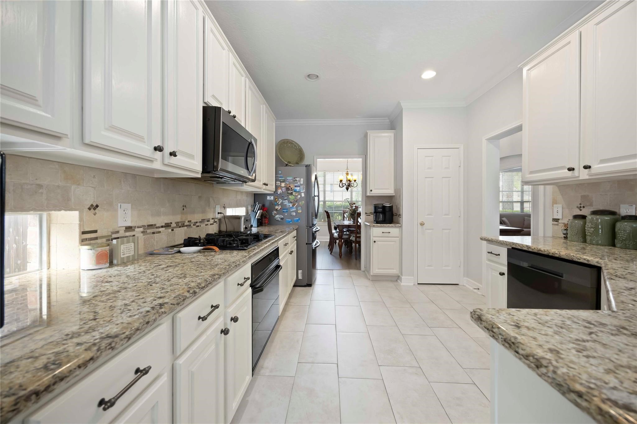 13611 Delacey Lane Property Photo 6
