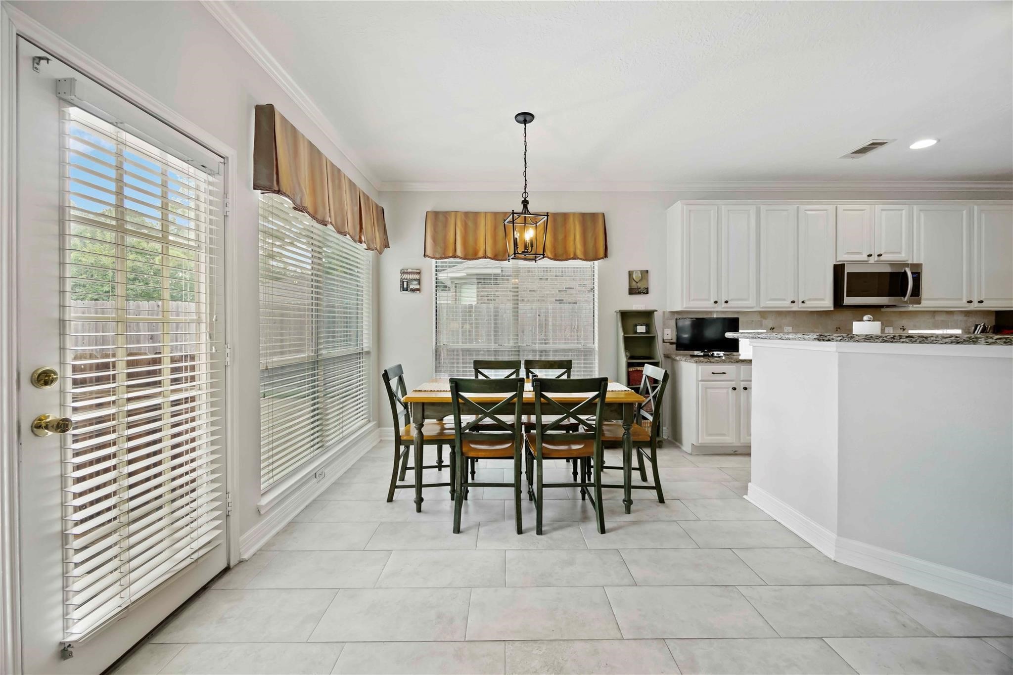 13611 Delacey Lane Property Photo 9