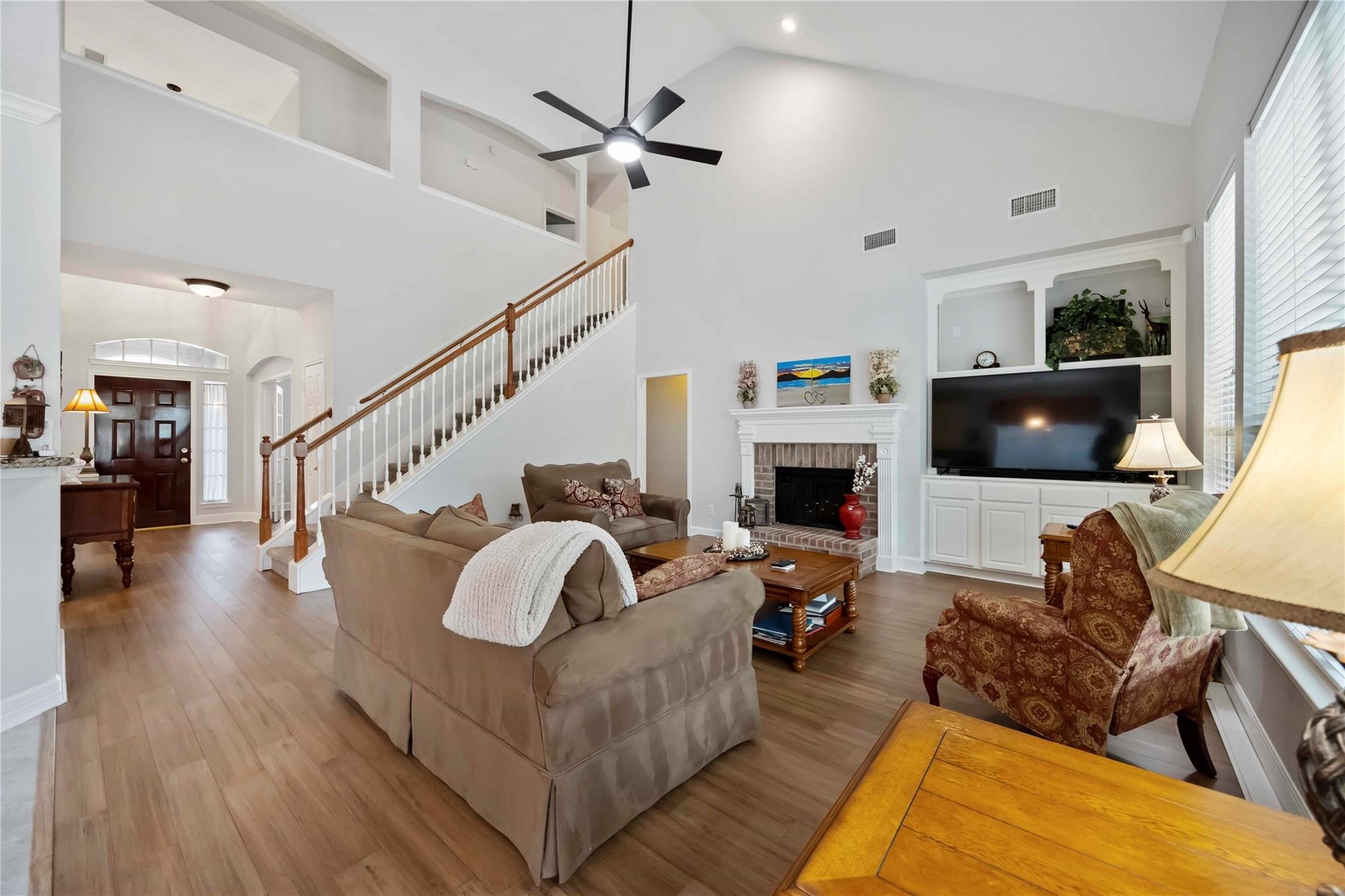 13611 Delacey Lane Property Photo 10