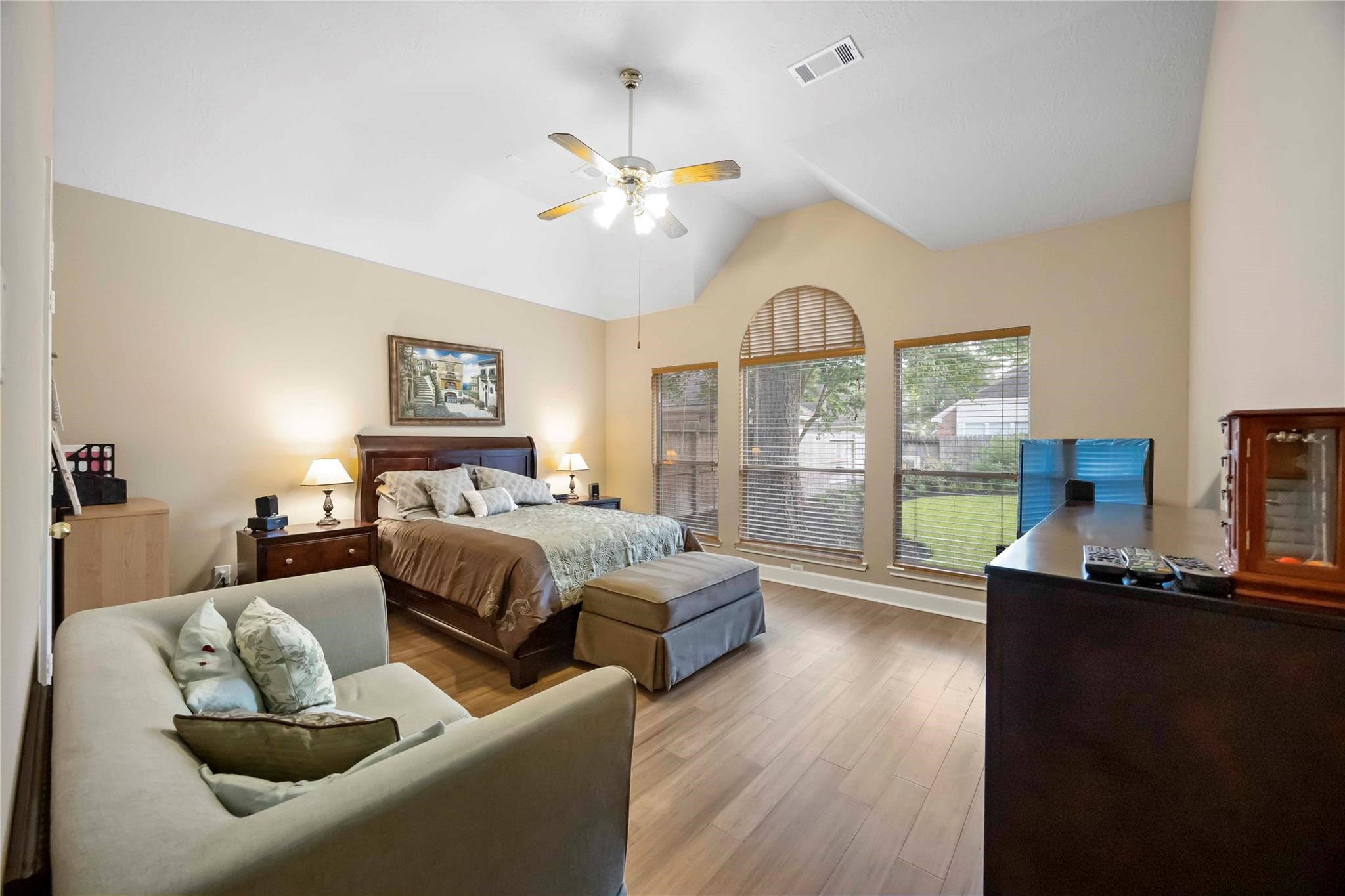 13611 Delacey Lane Property Photo 11