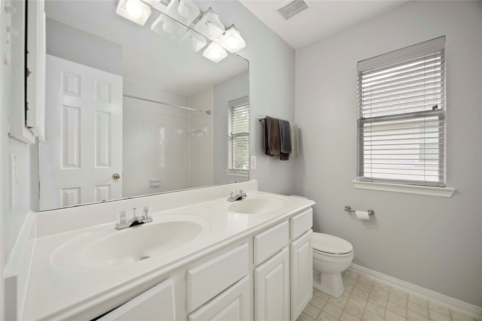 13611 Delacey Lane Property Photo 20