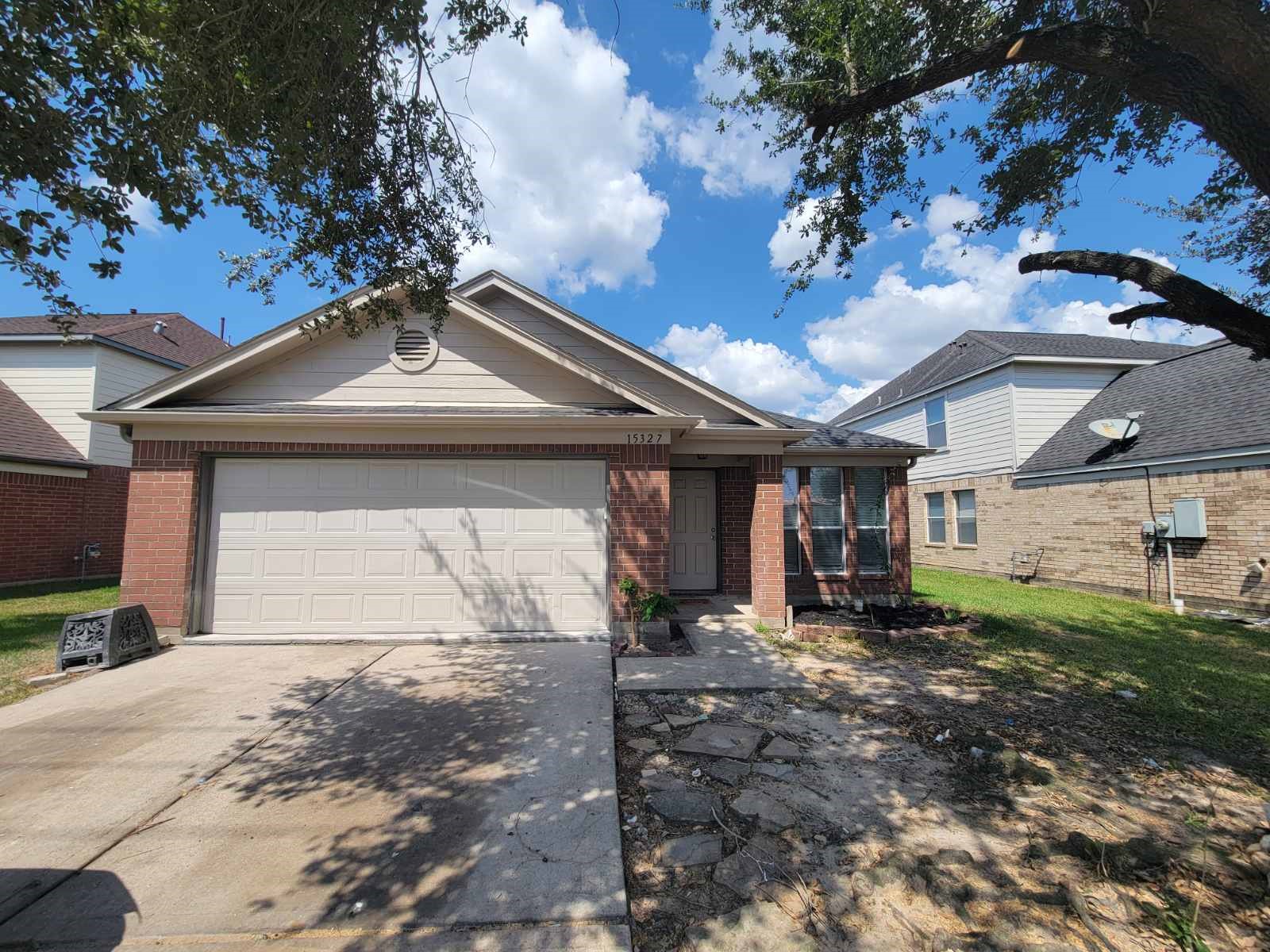15327 Trecastle Drive Property Photo 1