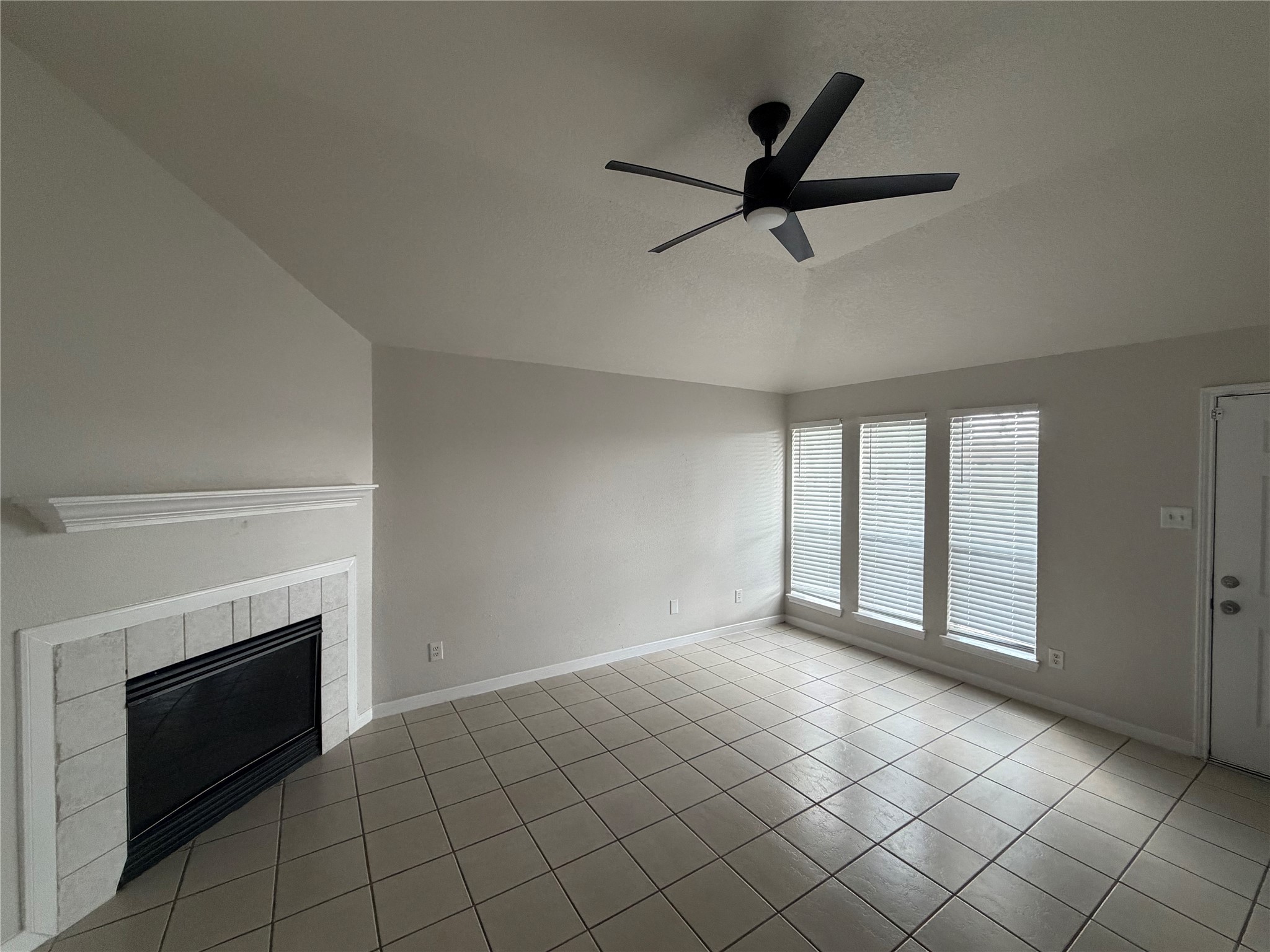 15327 Trecastle Drive Property Photo 7