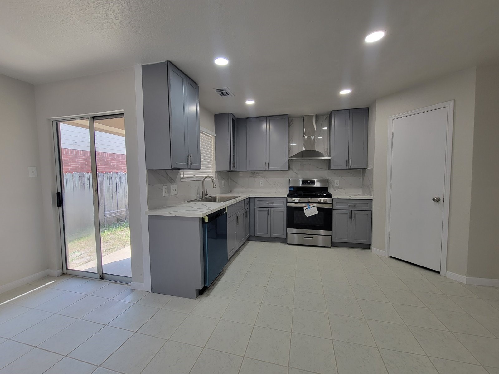 15327 Trecastle Drive Property Photo 10